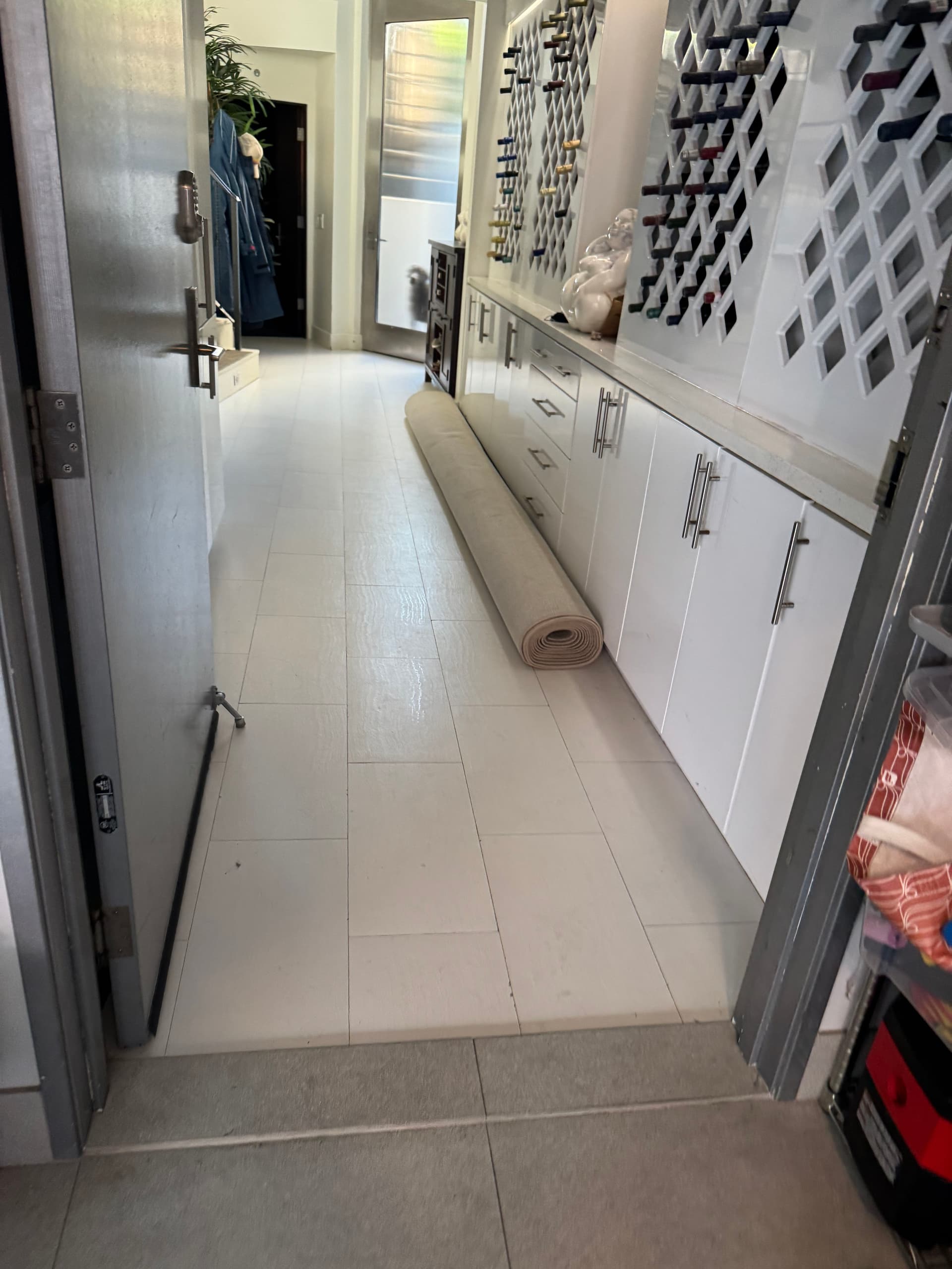 Gallery photos for Refrigerator Removal and Carpet Hauling From the 3rd Floor in Marina Del Rey: Image #1