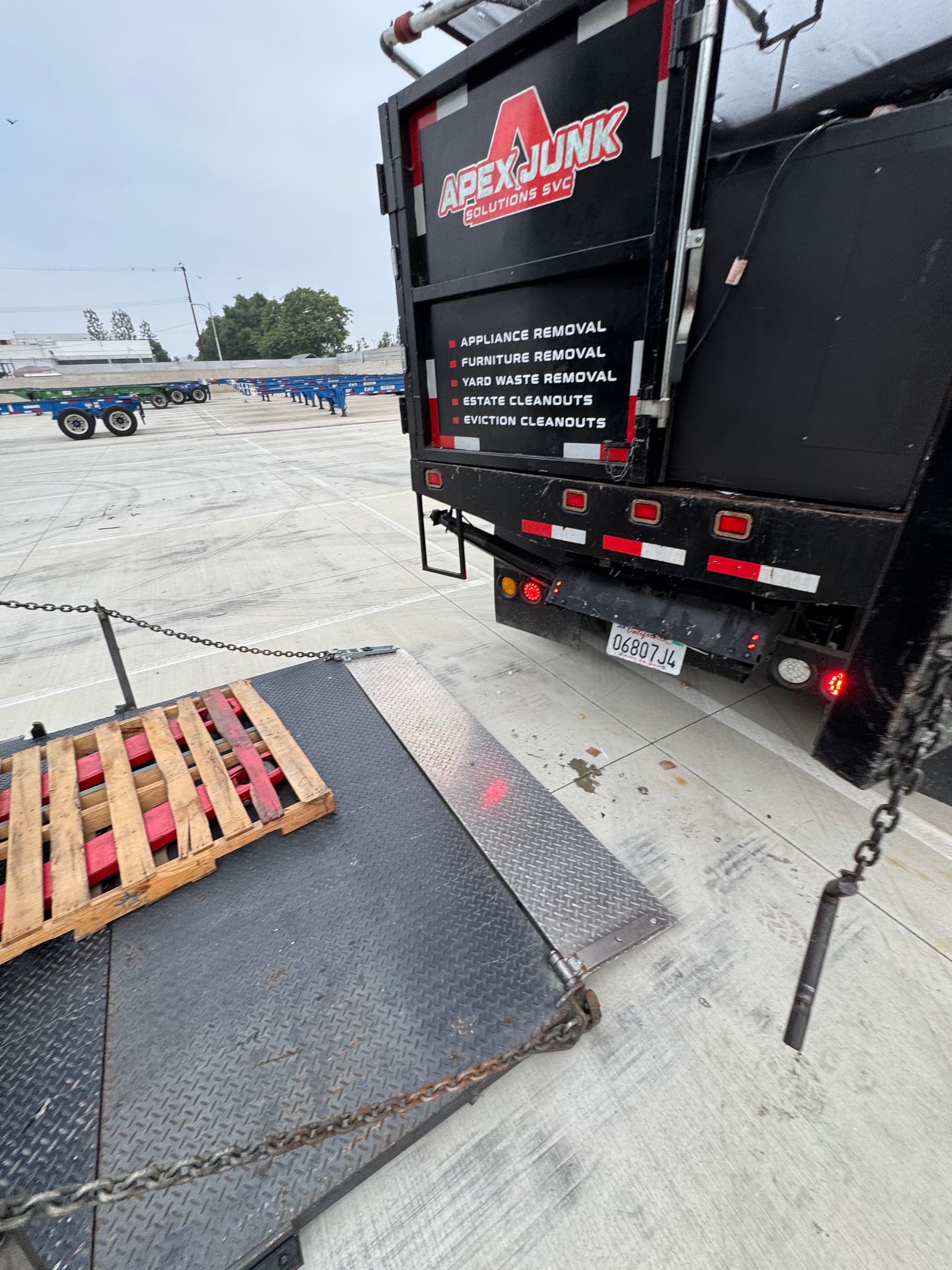Gallery photos for 900 lb Vending Machine and Full Office Storage Cleanout in Downey CA: Image #5