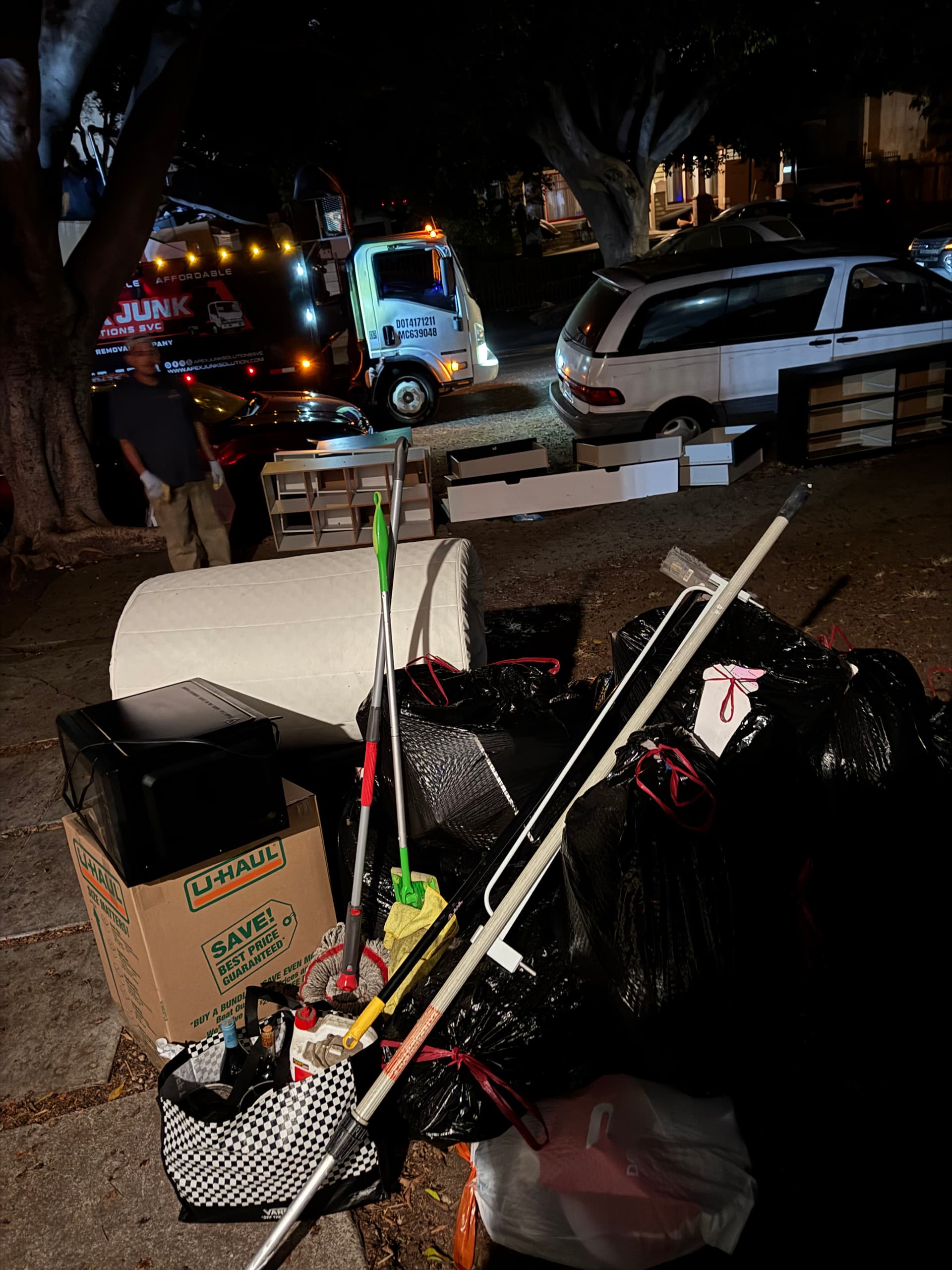 Late-Night Bulk Junk Removal in University Park, Los Angeles image