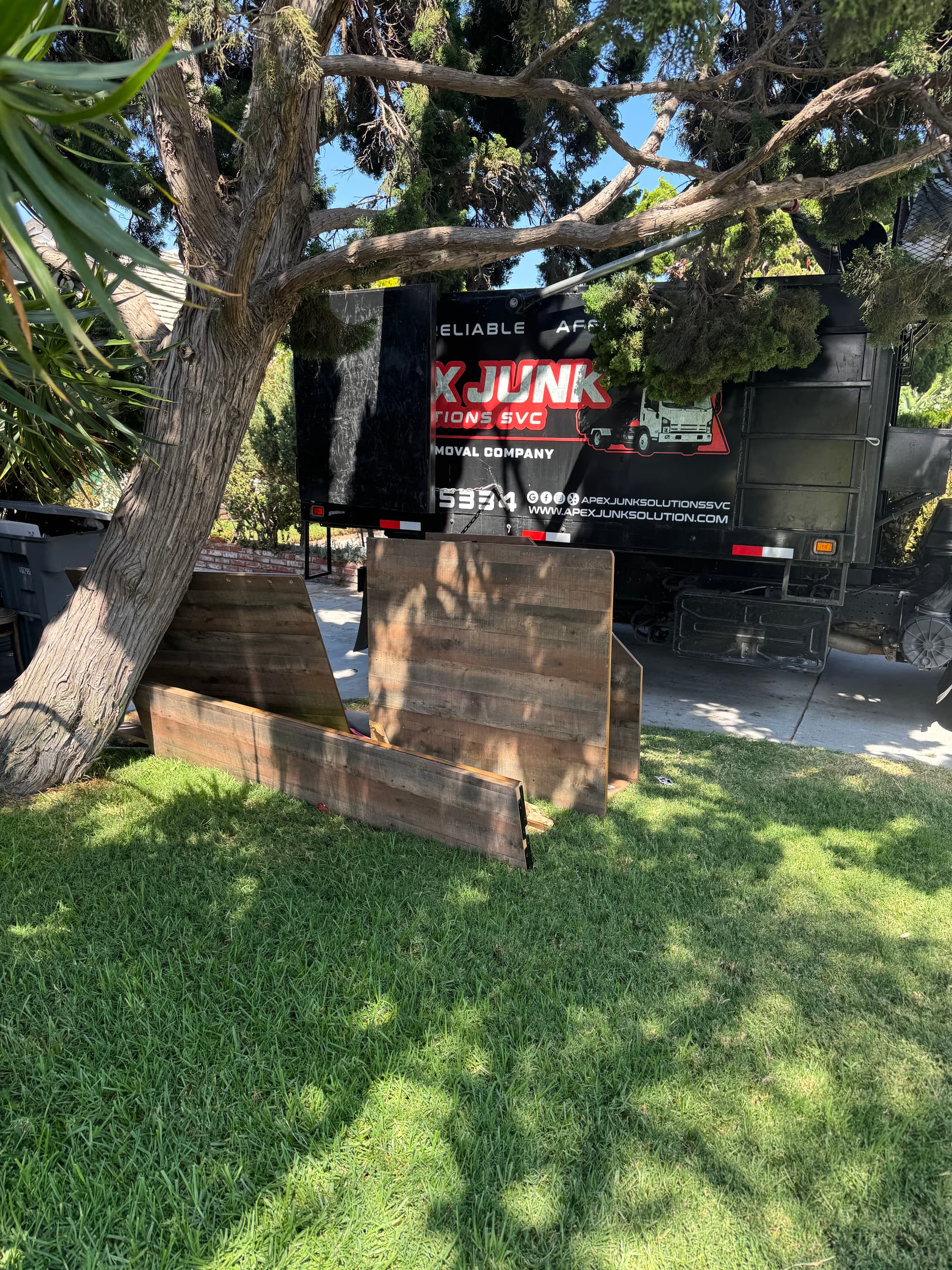 Gallery photos for Bulky Furniture and Household Junk Removal in Torrance CA: Image #1