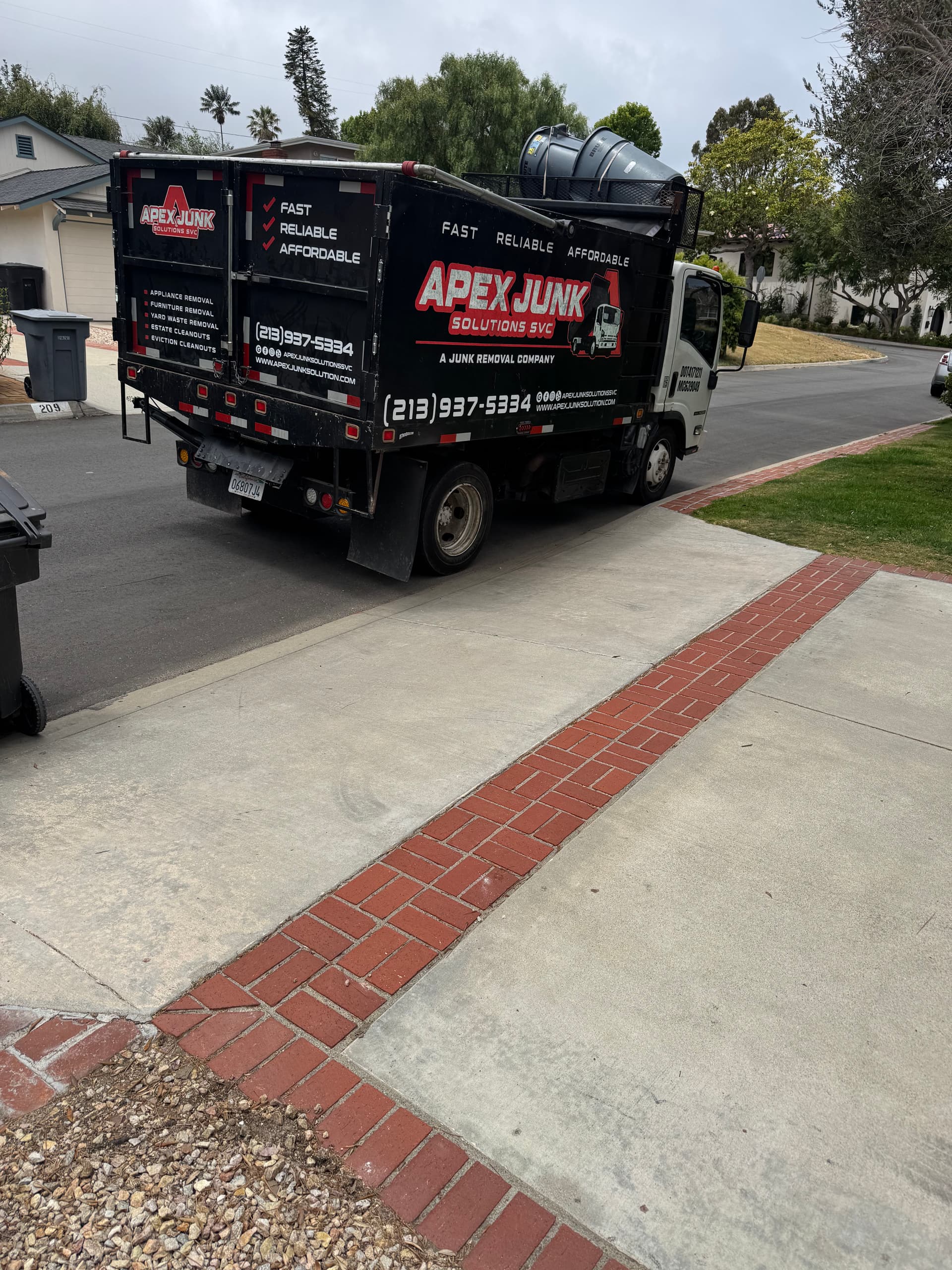 Gallery photos for Single Furniture Pickup Done Right in Redondo Beach: Image #3