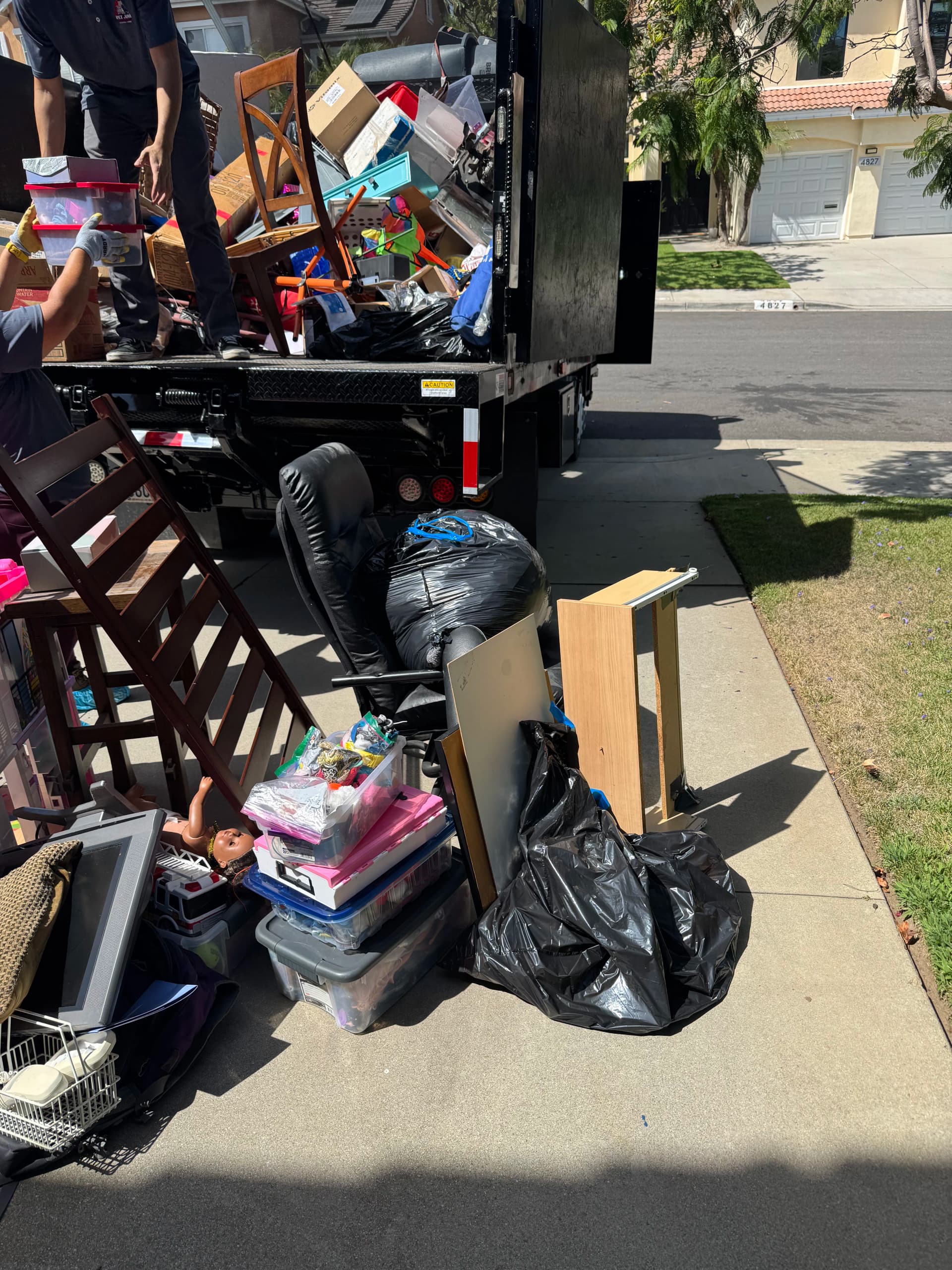 Gallery photos for Garage Cleanout Done Right in Baldwin Hills Los Angeles: Image #1