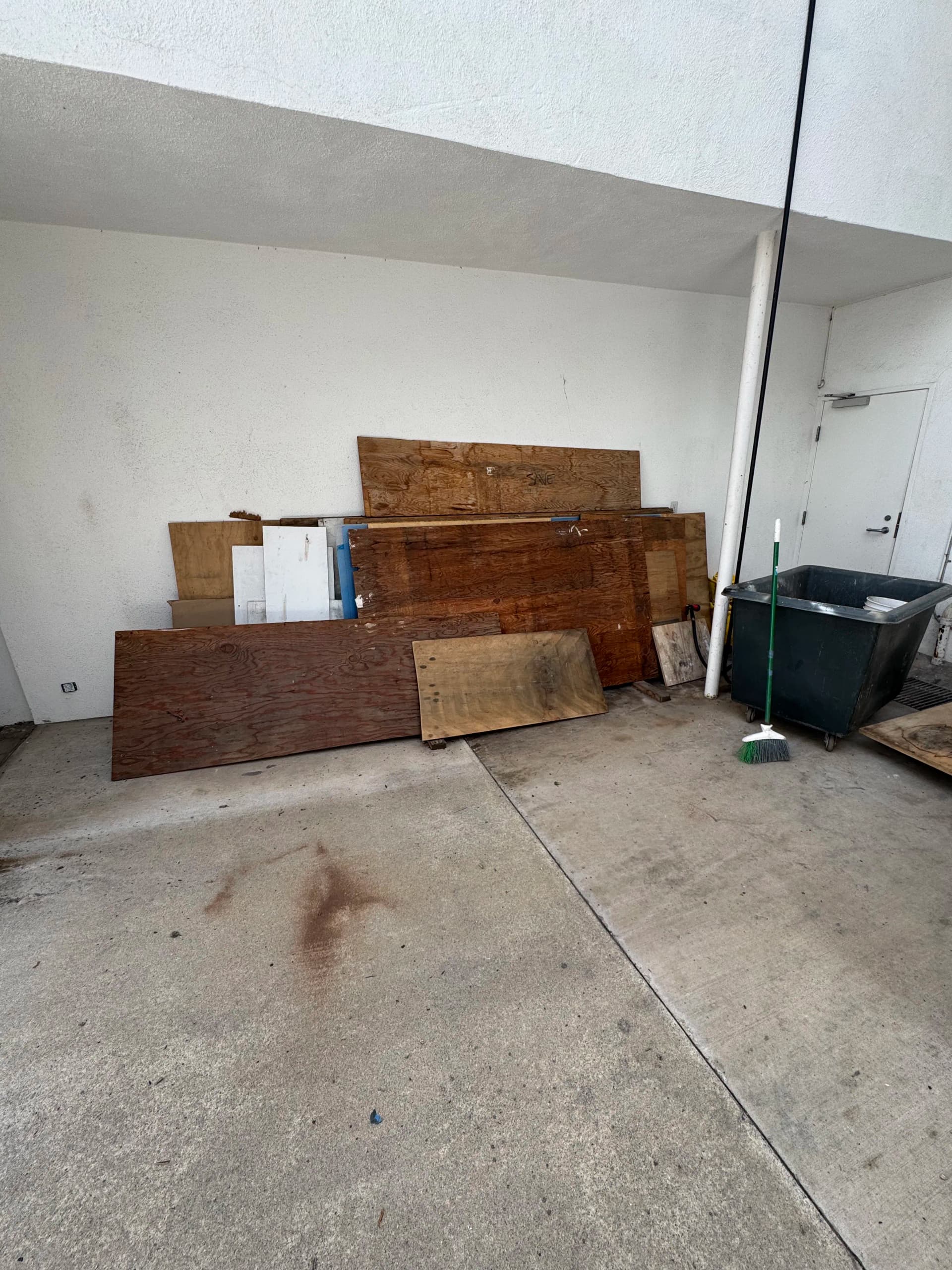 Heavy Plank and Debris Removal Clears Out Santa Monica Property image
