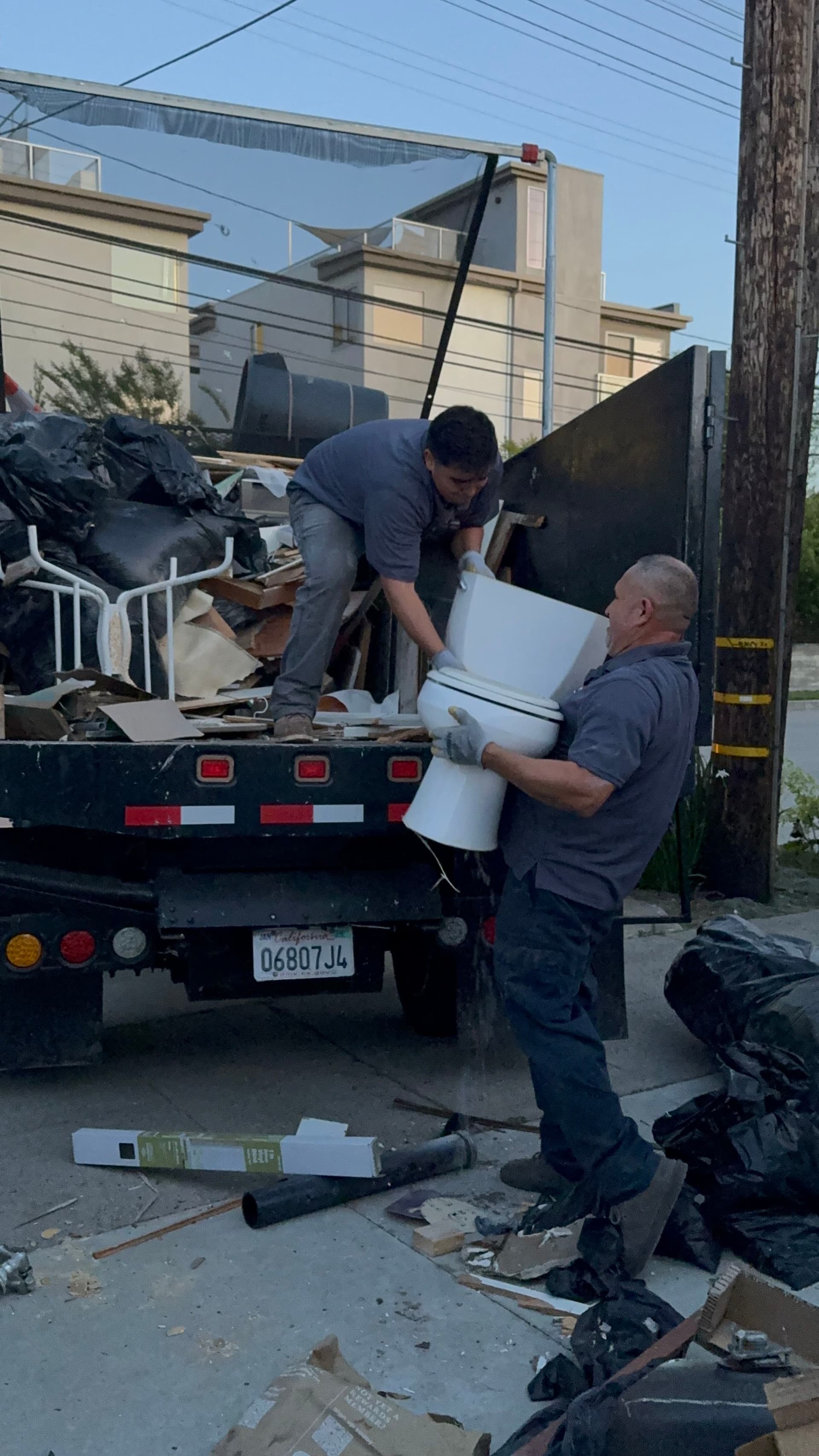 Gallery photos for Heavy Construction Debris Removal Done Fast in Sawtelle: Image #7