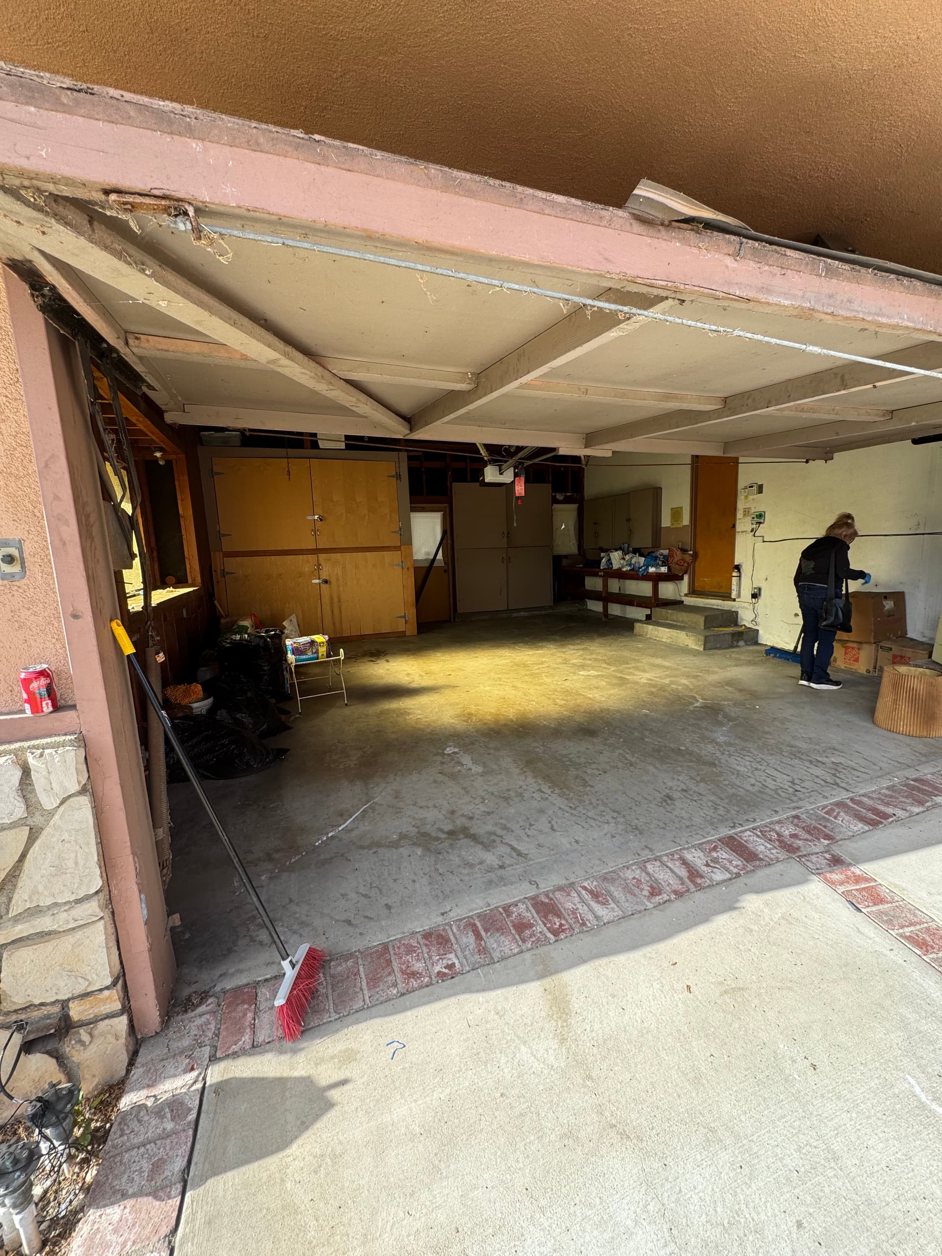 Gallery photos for Full Garage Cleanout Completed in Ladera Heights Los Angeles: Image #3