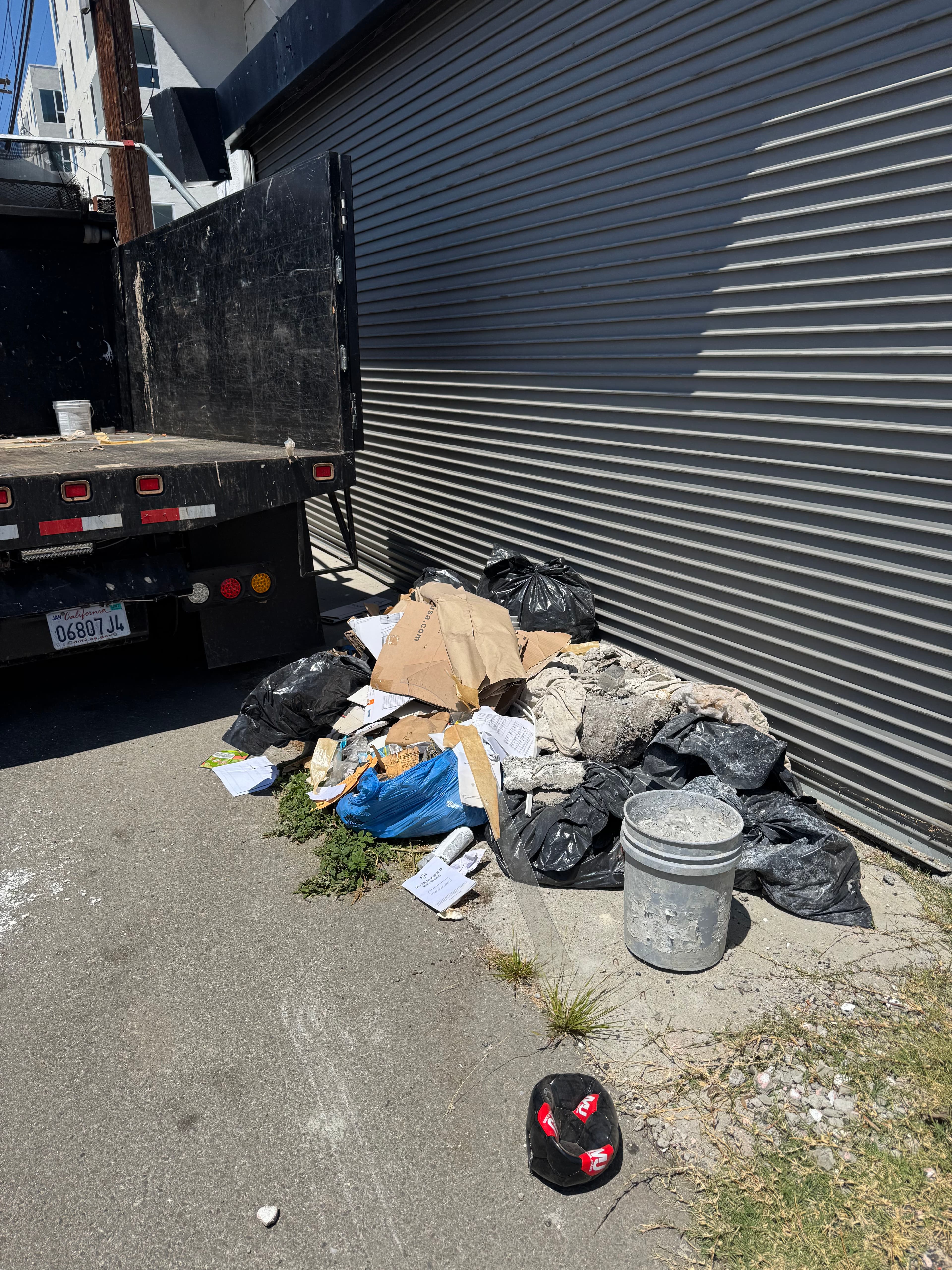 Project Side Trash and Debris Cleared Out at a Crenshaw Property image