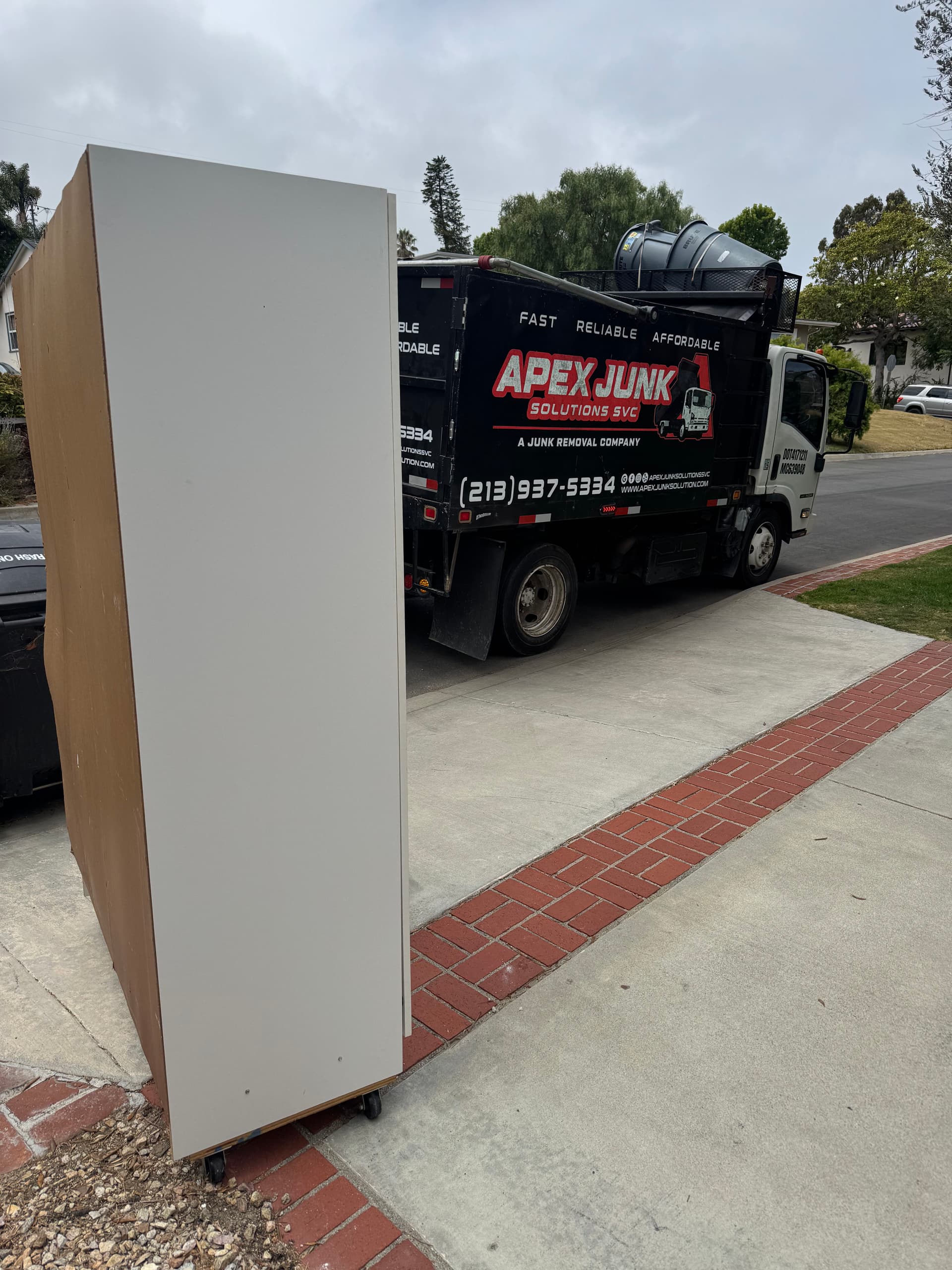 Single Furniture Pickup Done Right in Redondo Beach image