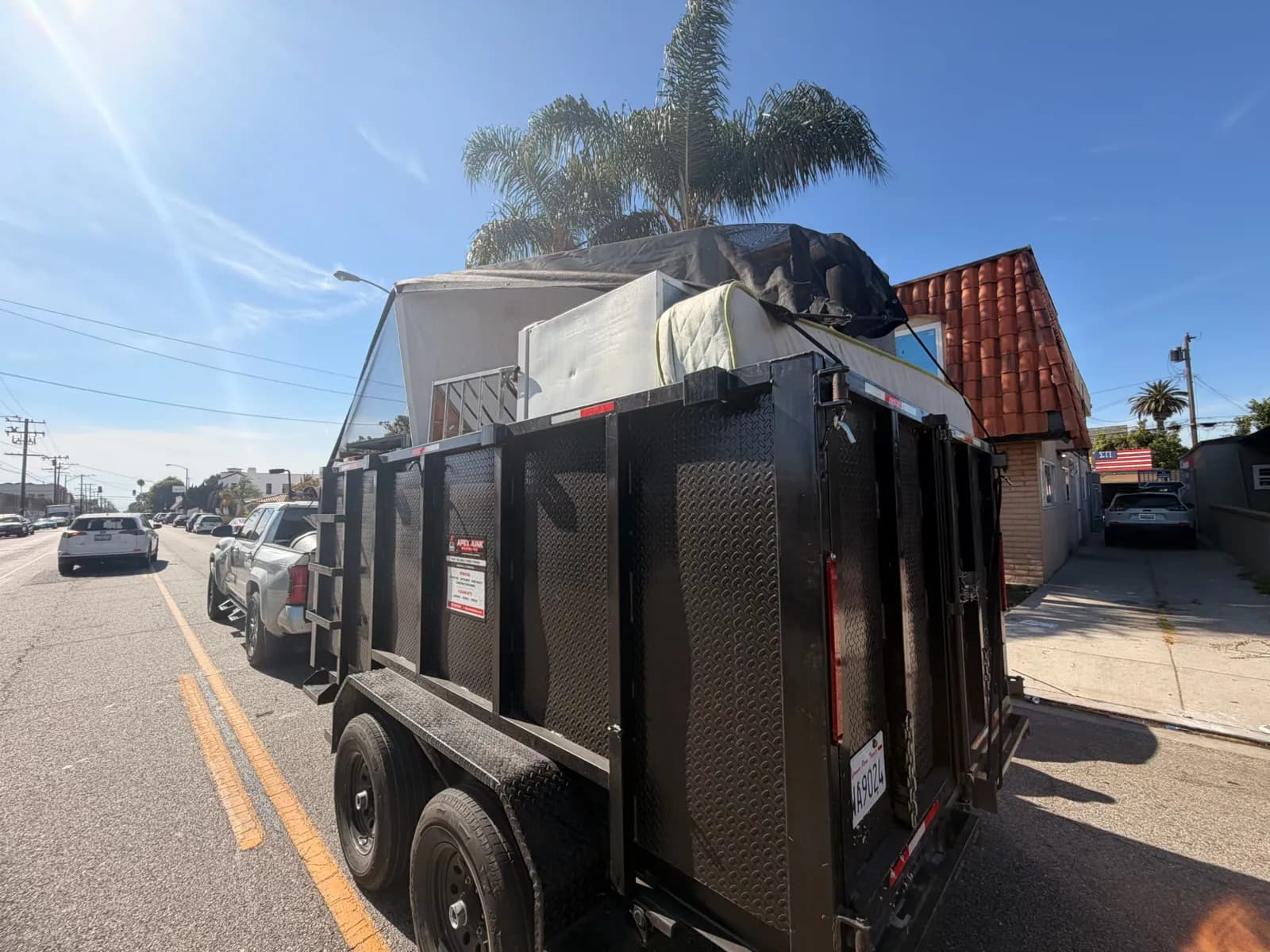 Project Old Couches Hauled Away Fast in Long Beach image