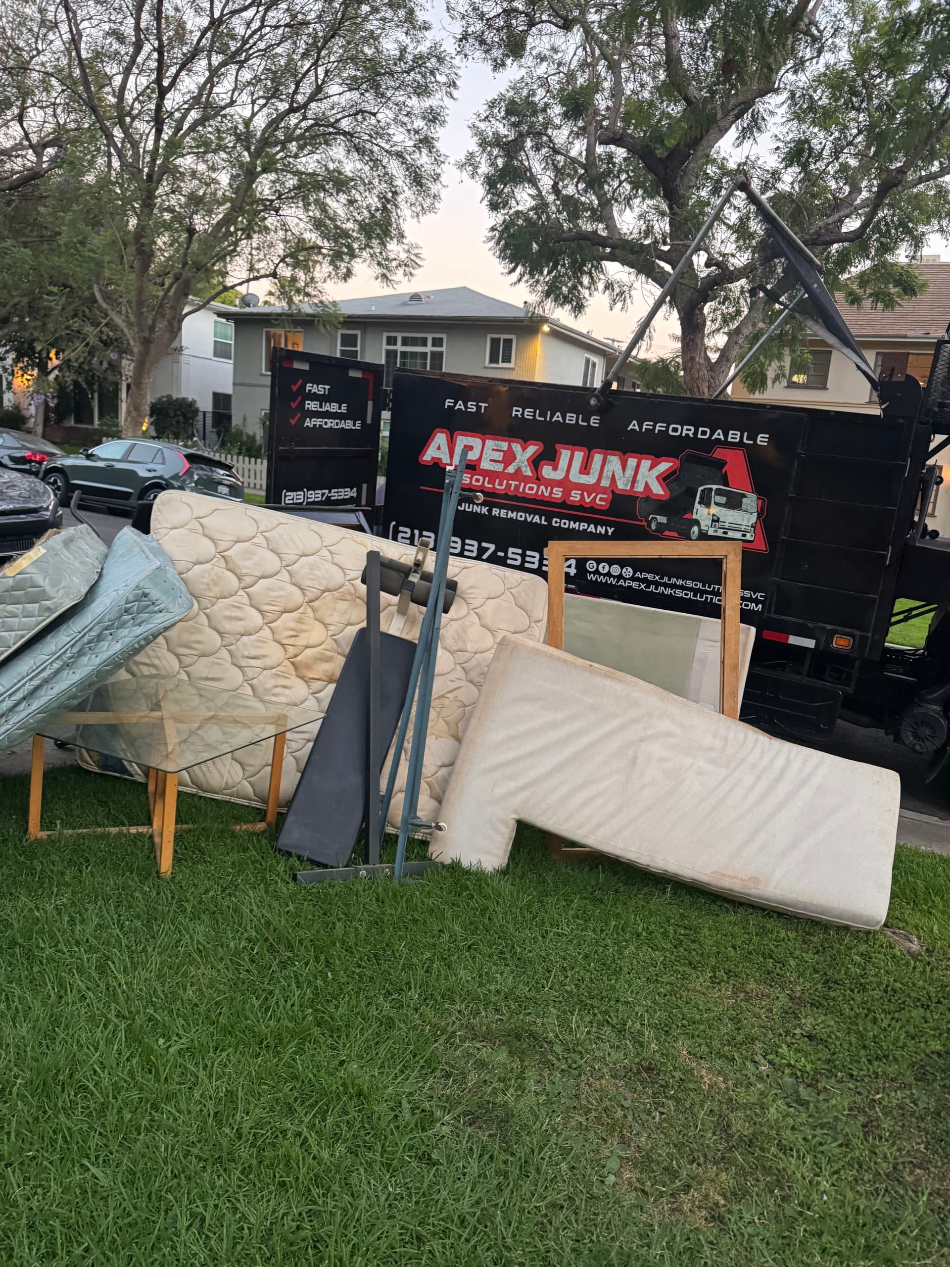 Gallery photos for Smoke-Damaged Apartment Cleanout in West Hollywood: Image #4