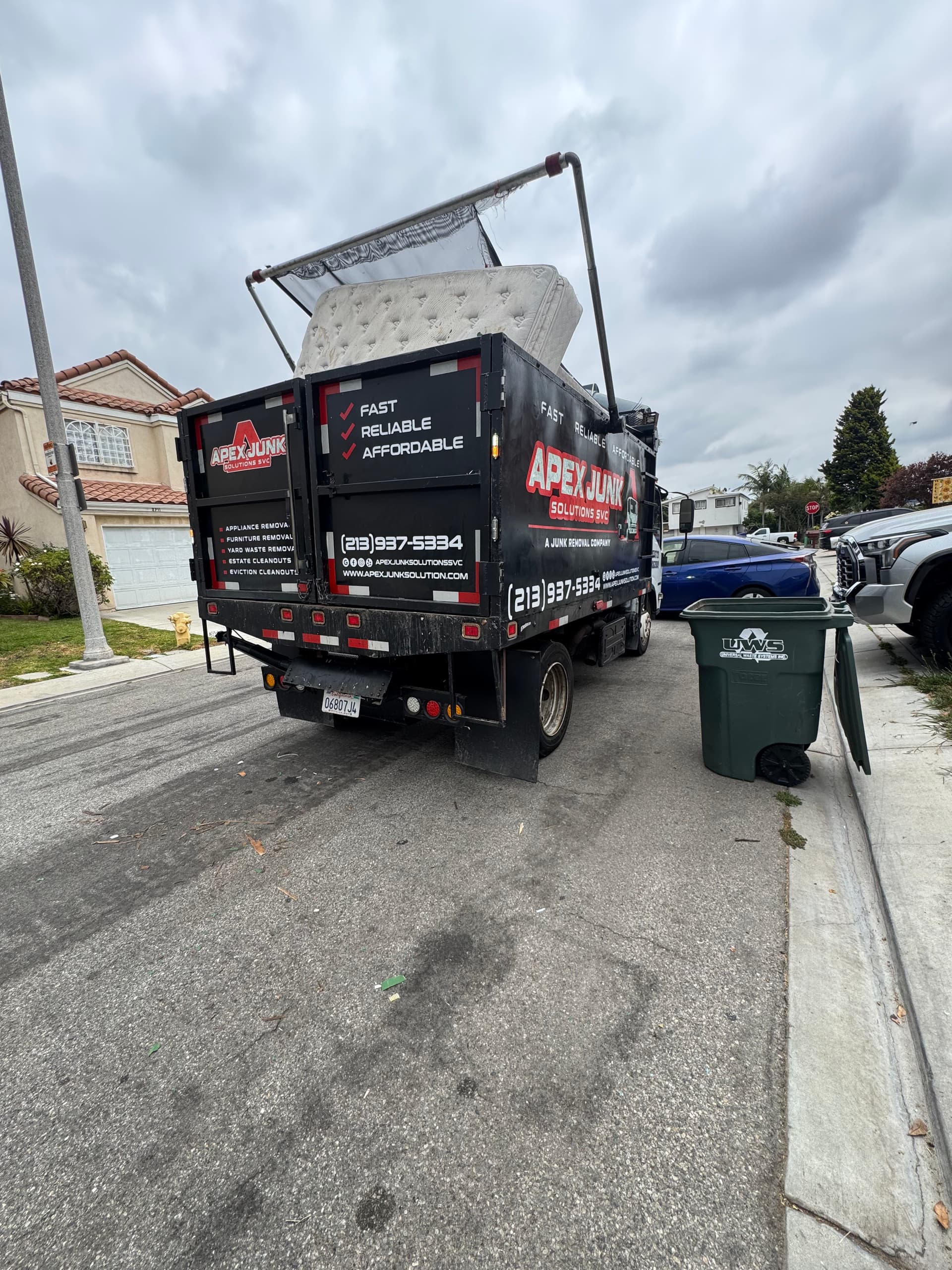 Gallery photos for Old Mattresses and Wood Debris Cleared Out in South Gate: Image #3