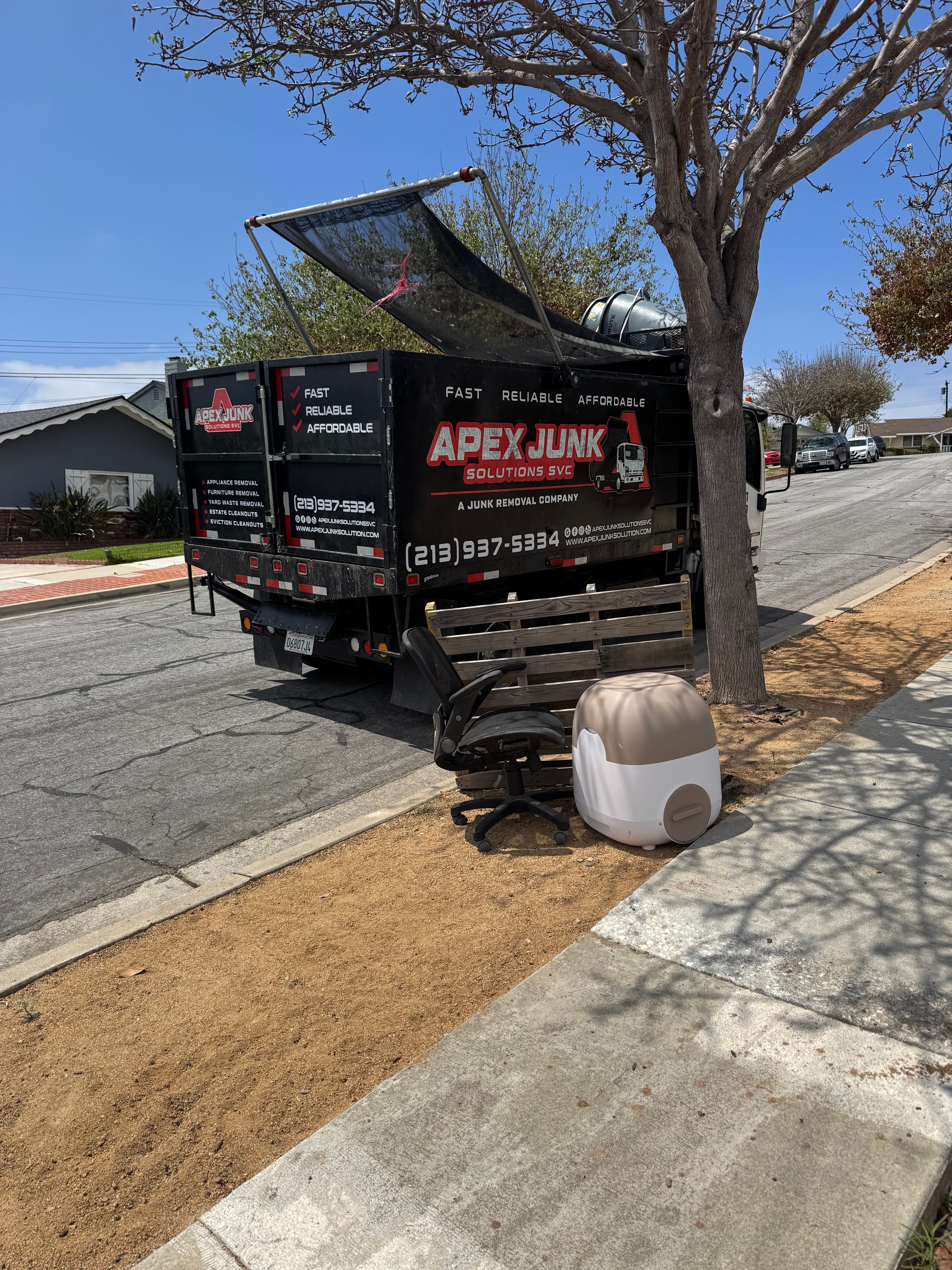 Project Same-Day Junk Pickup Gets It Done Fast in Torrance image