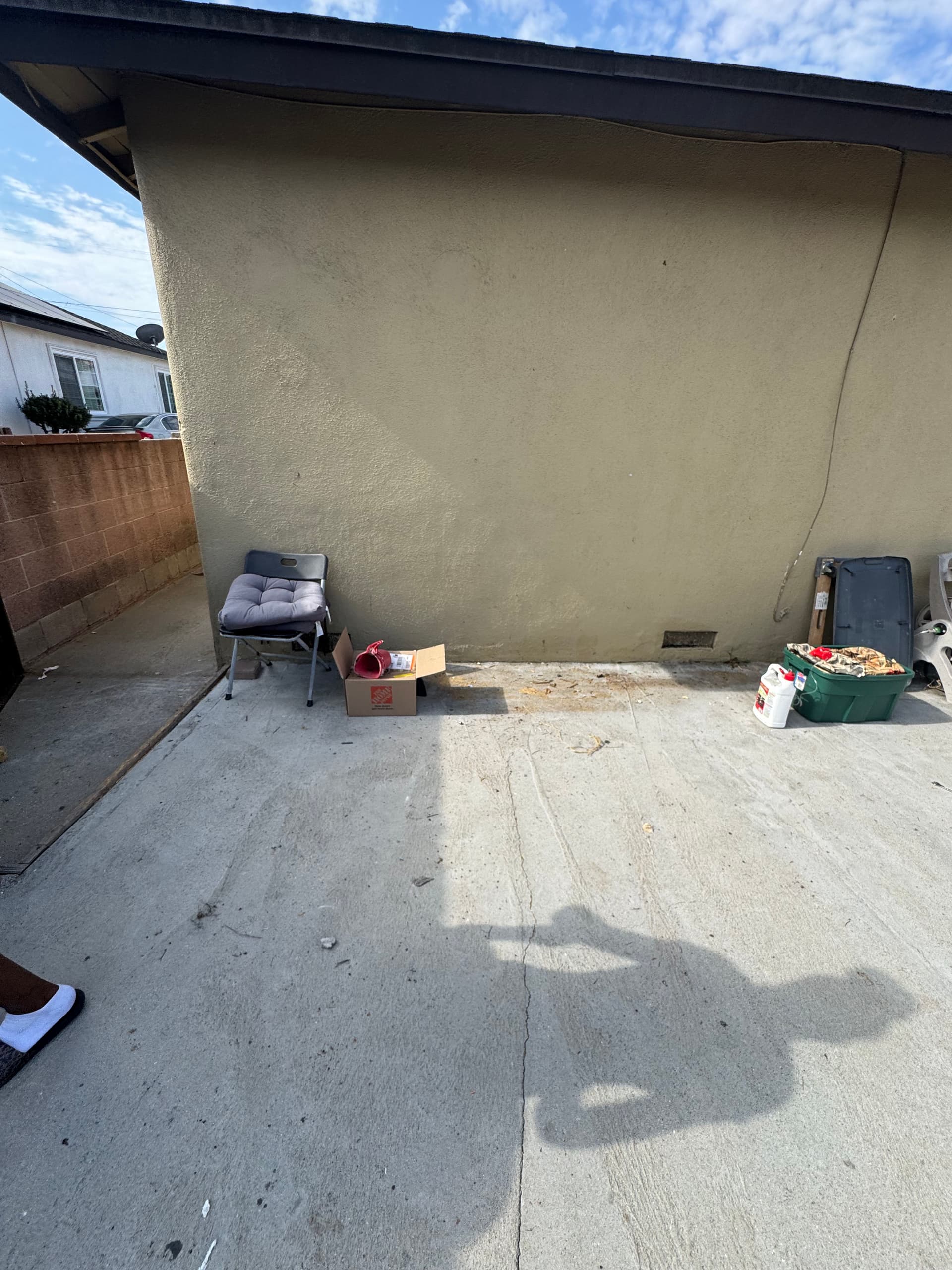 Gallery photos for Backyard Cleanout Clears Wood and Debris in Los Angeles: Image #4