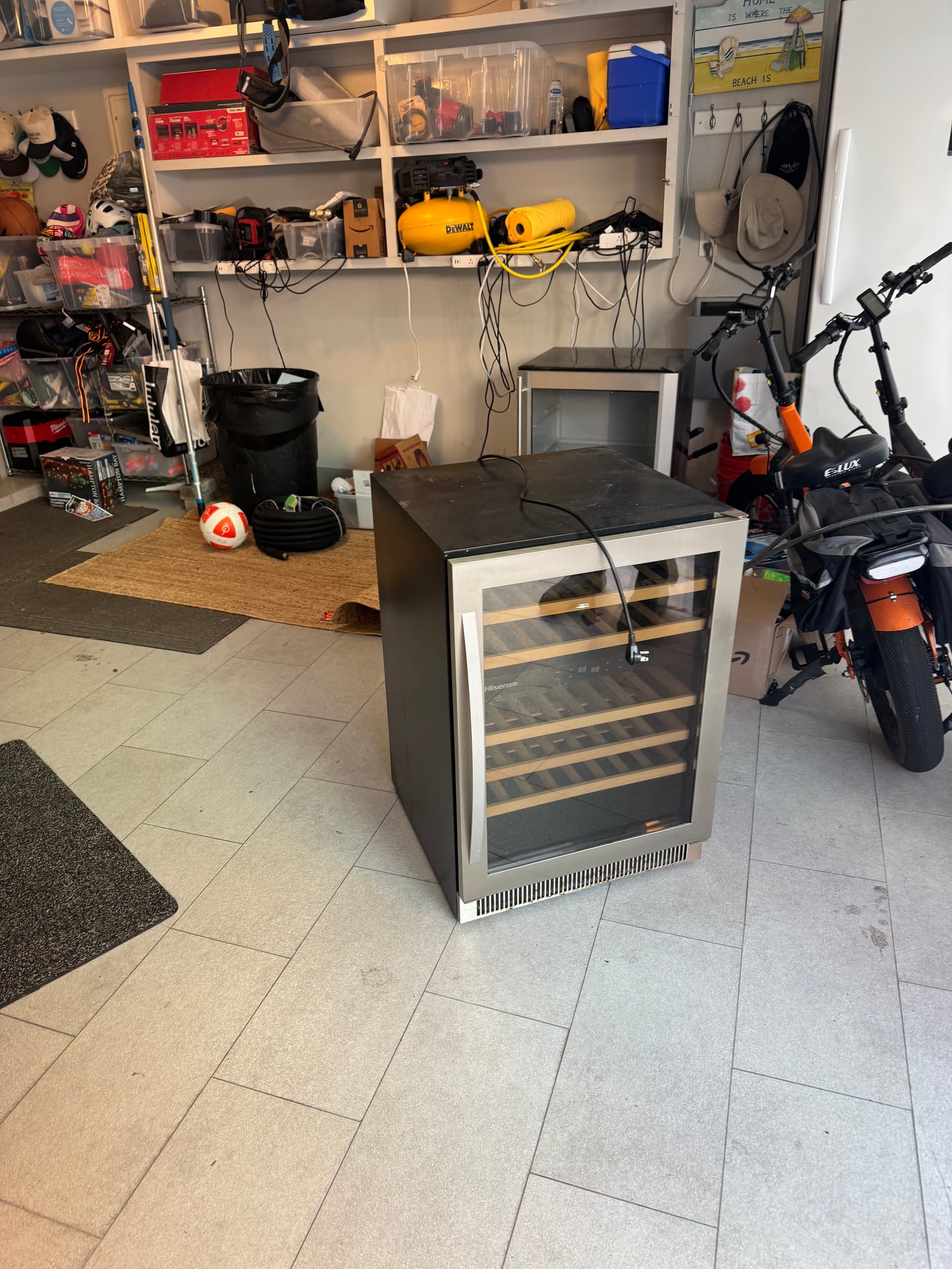 Gallery photos for Refrigerator Removal and Carpet Hauling From the 3rd Floor in Marina Del Rey: Image #2