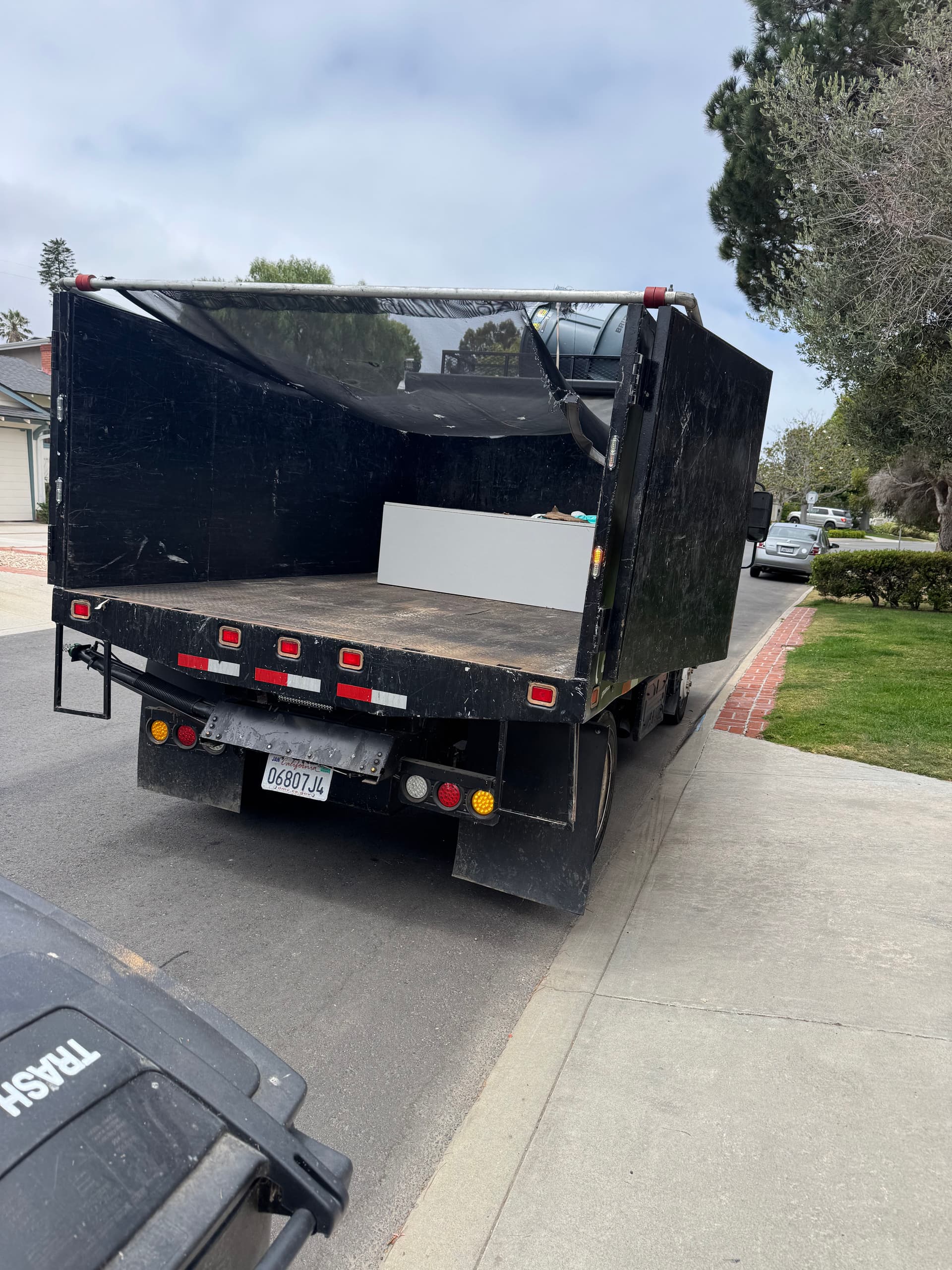 Gallery photos for Single Furniture Pickup Done Right in Redondo Beach: Image #2