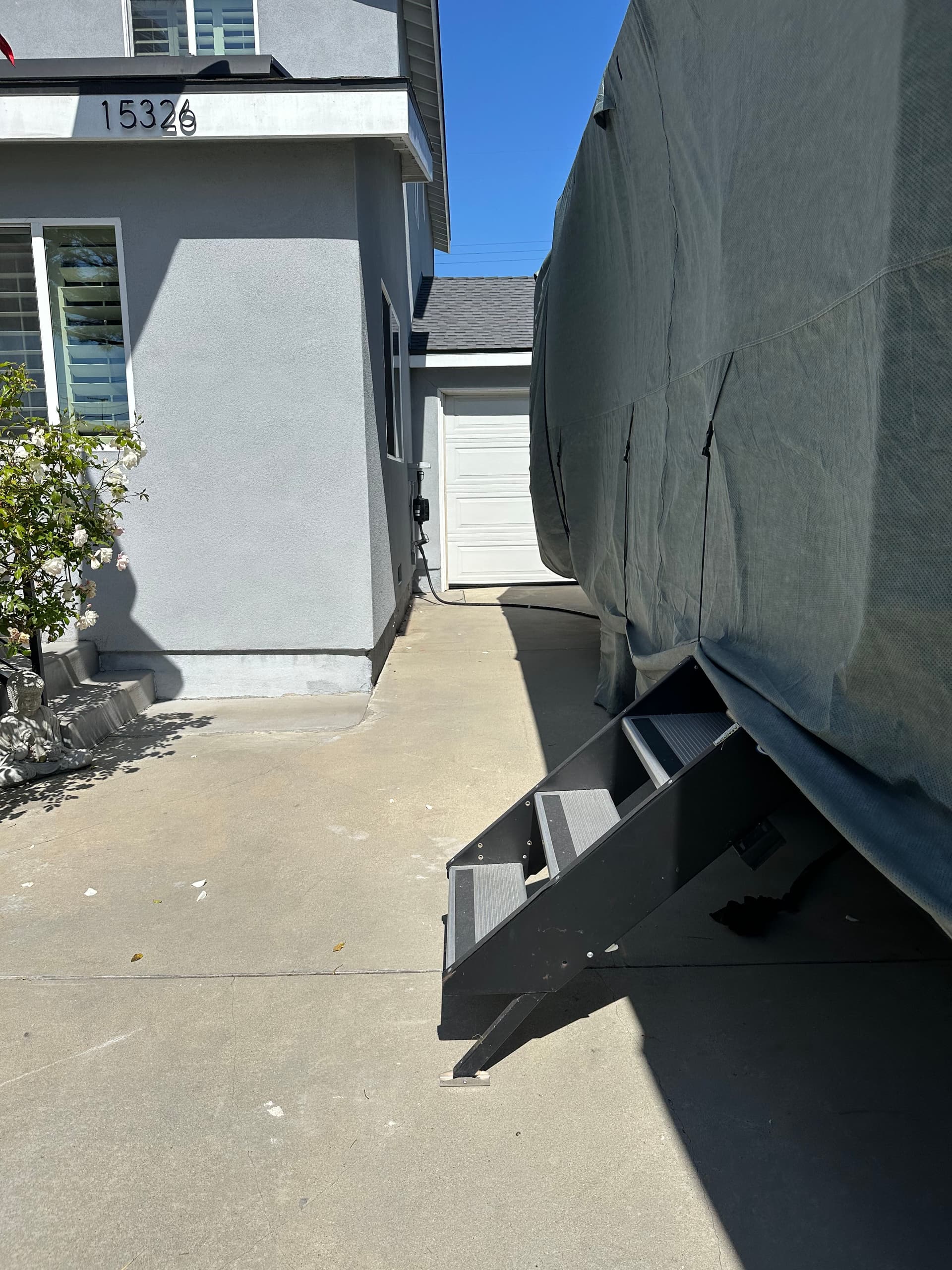 Gallery photos for Mattress and Box Spring Removal Done Right in Lawndale: Image #1