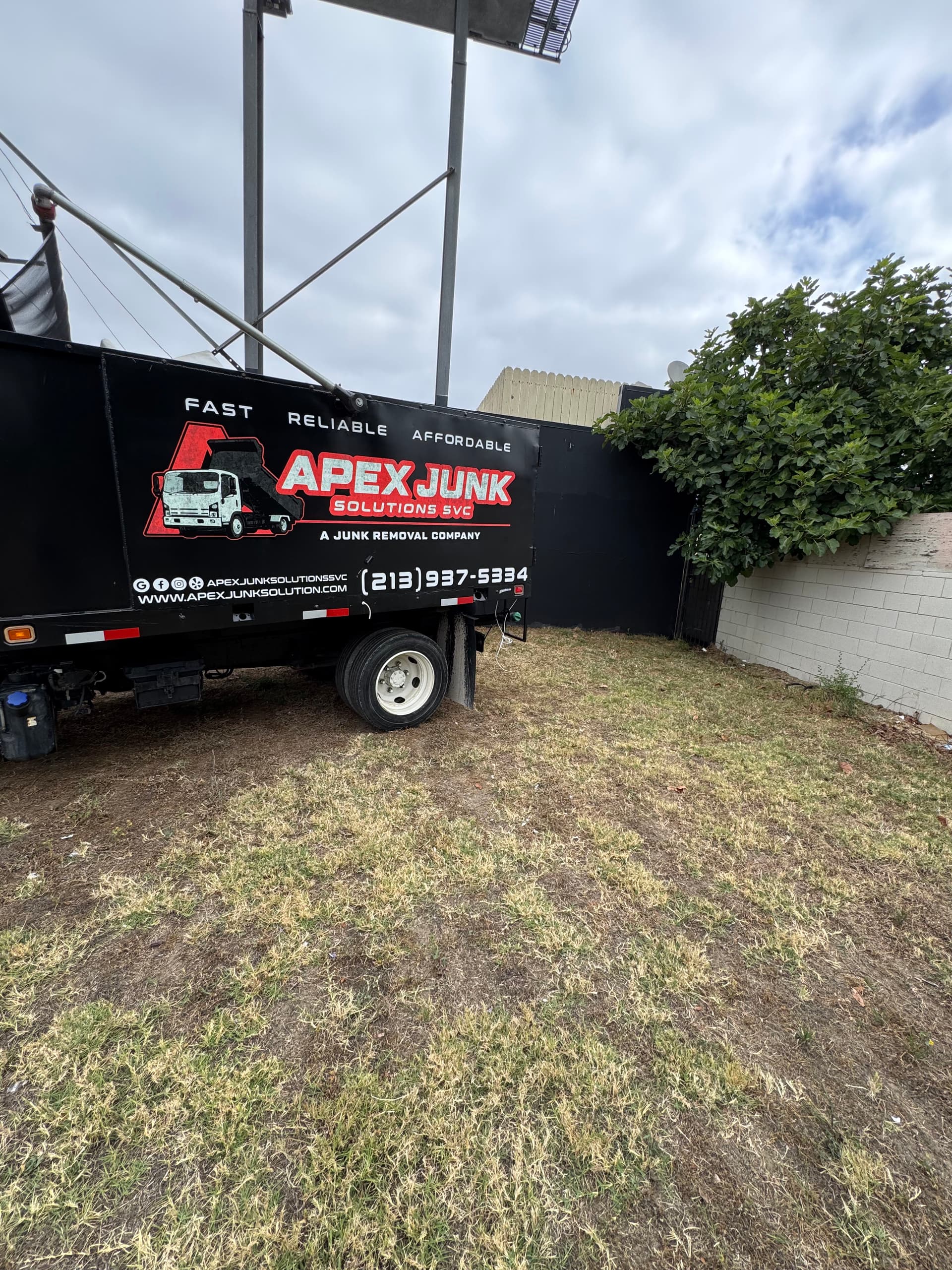 Gallery photos for Same-Day Small Load Junk Pickup in Bellflower CA: Image #3