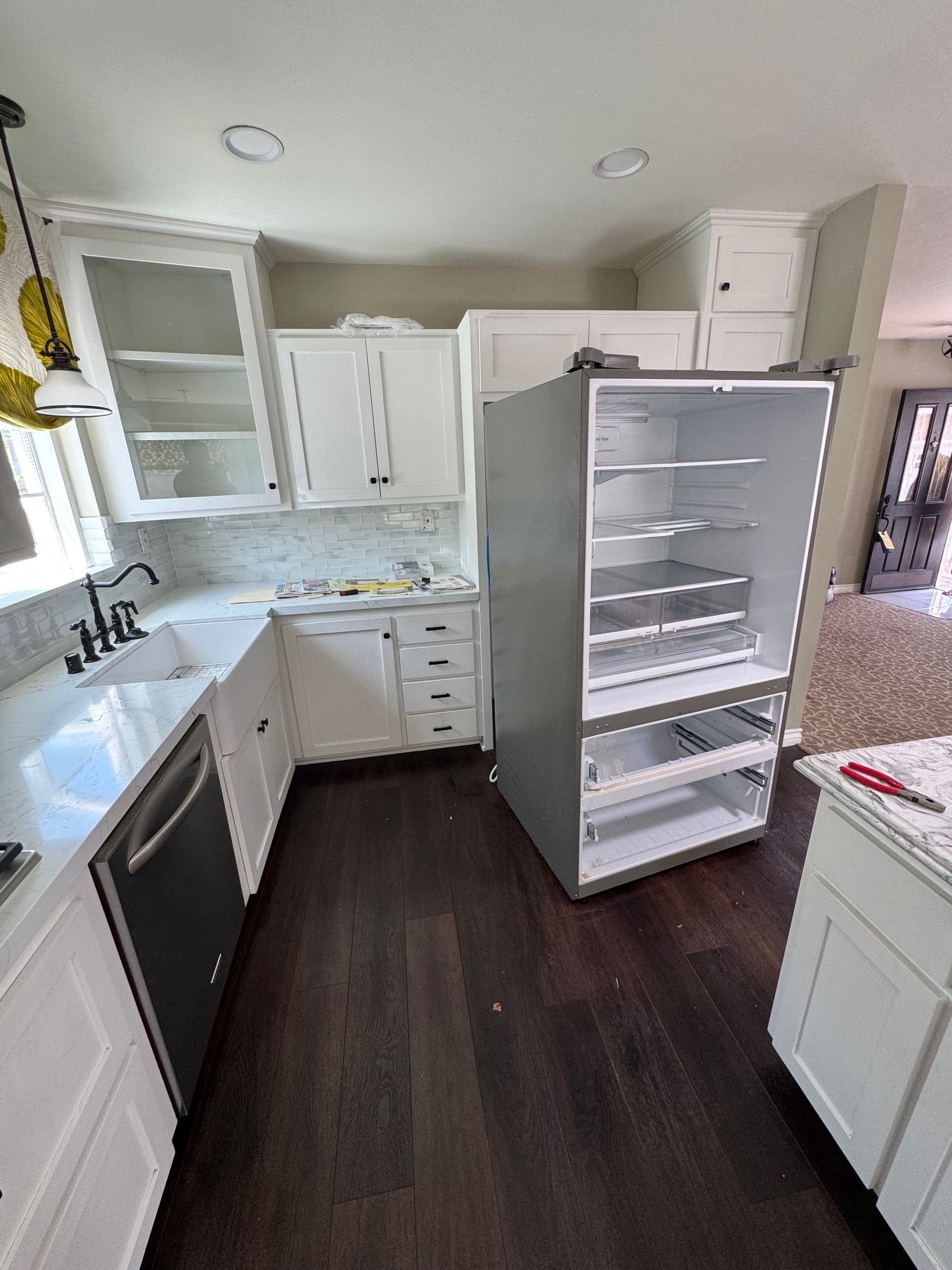 Gallery photos for Tight-Fit Refrigerator Removal Done Right in Lakewood CA: Image #1