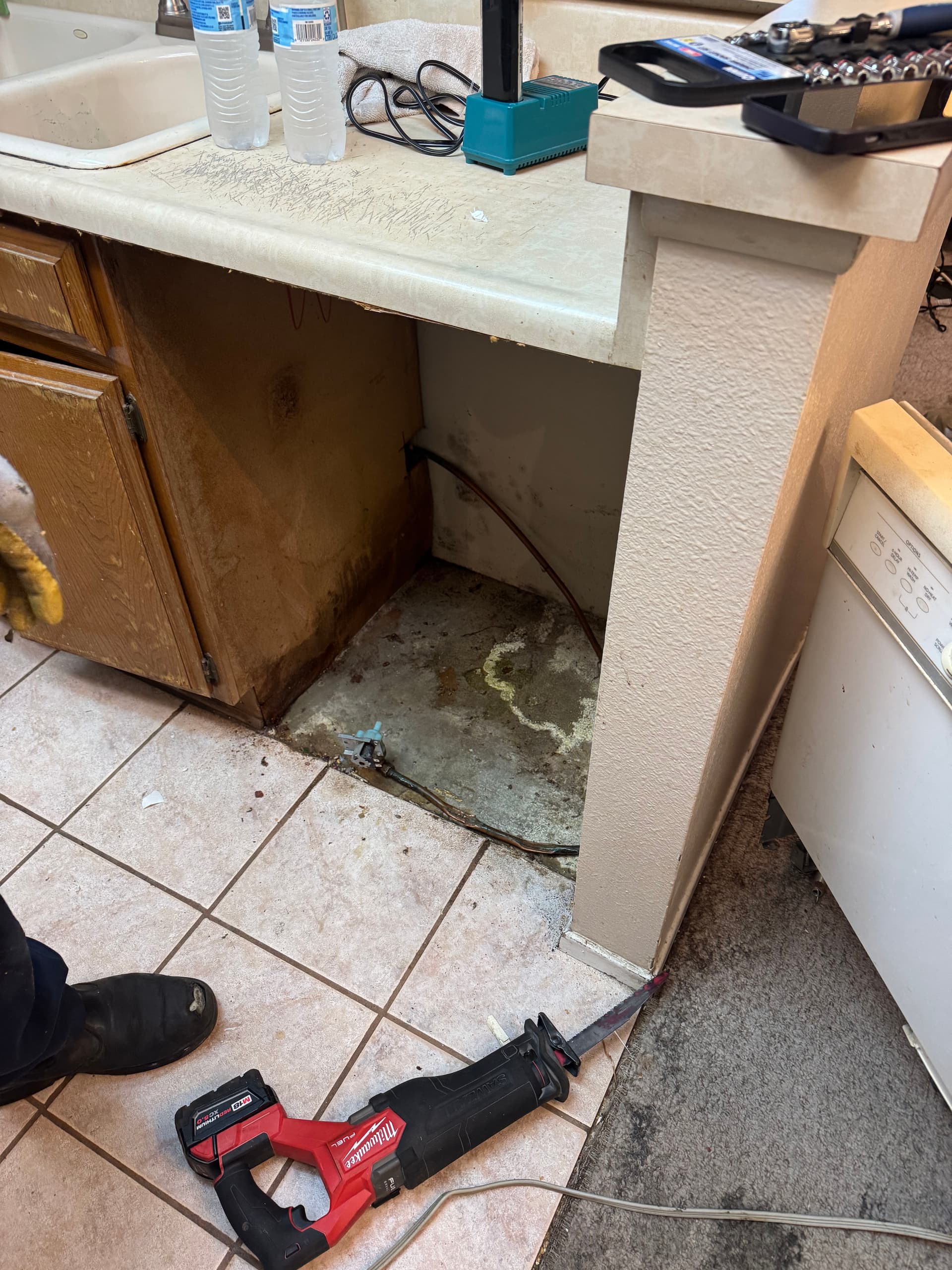 Gallery photos for Refrigerator and Dishwasher Removal Done Right in Long Beach: Image #2