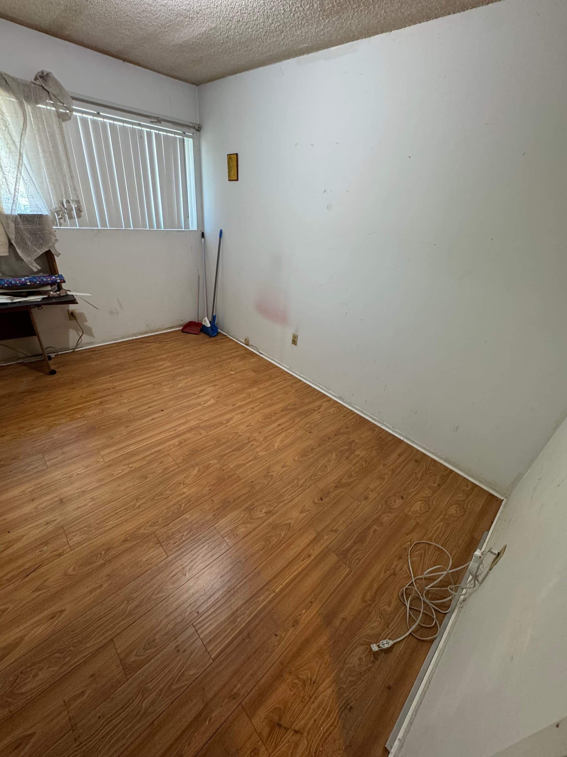 Gallery photos for Bedroom Furniture and Mattress Removal Done Right in Torrance: Image #3