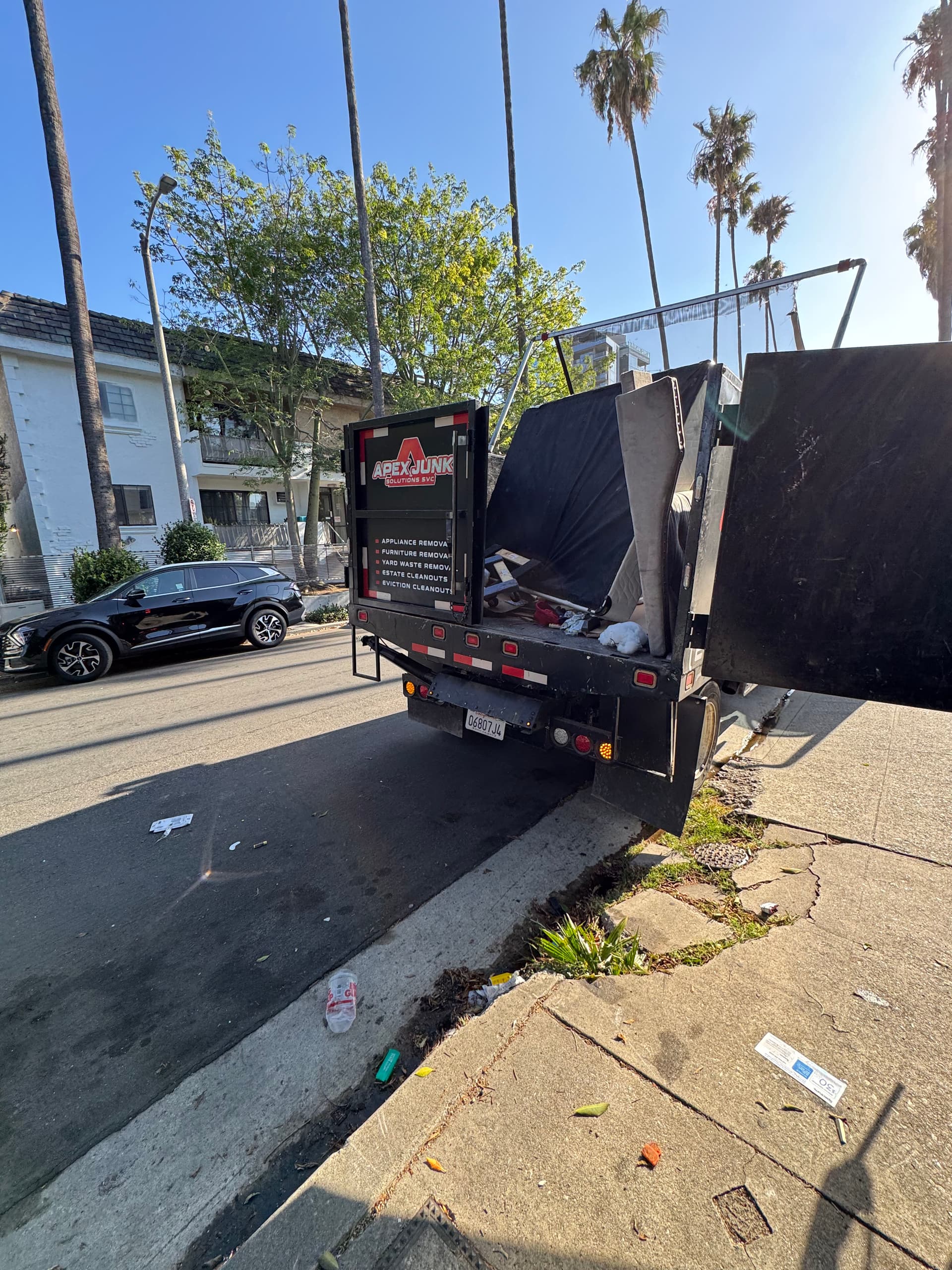 Gallery photos for Curbside Junk Removal for Realtors in West Hollywood: Image #2