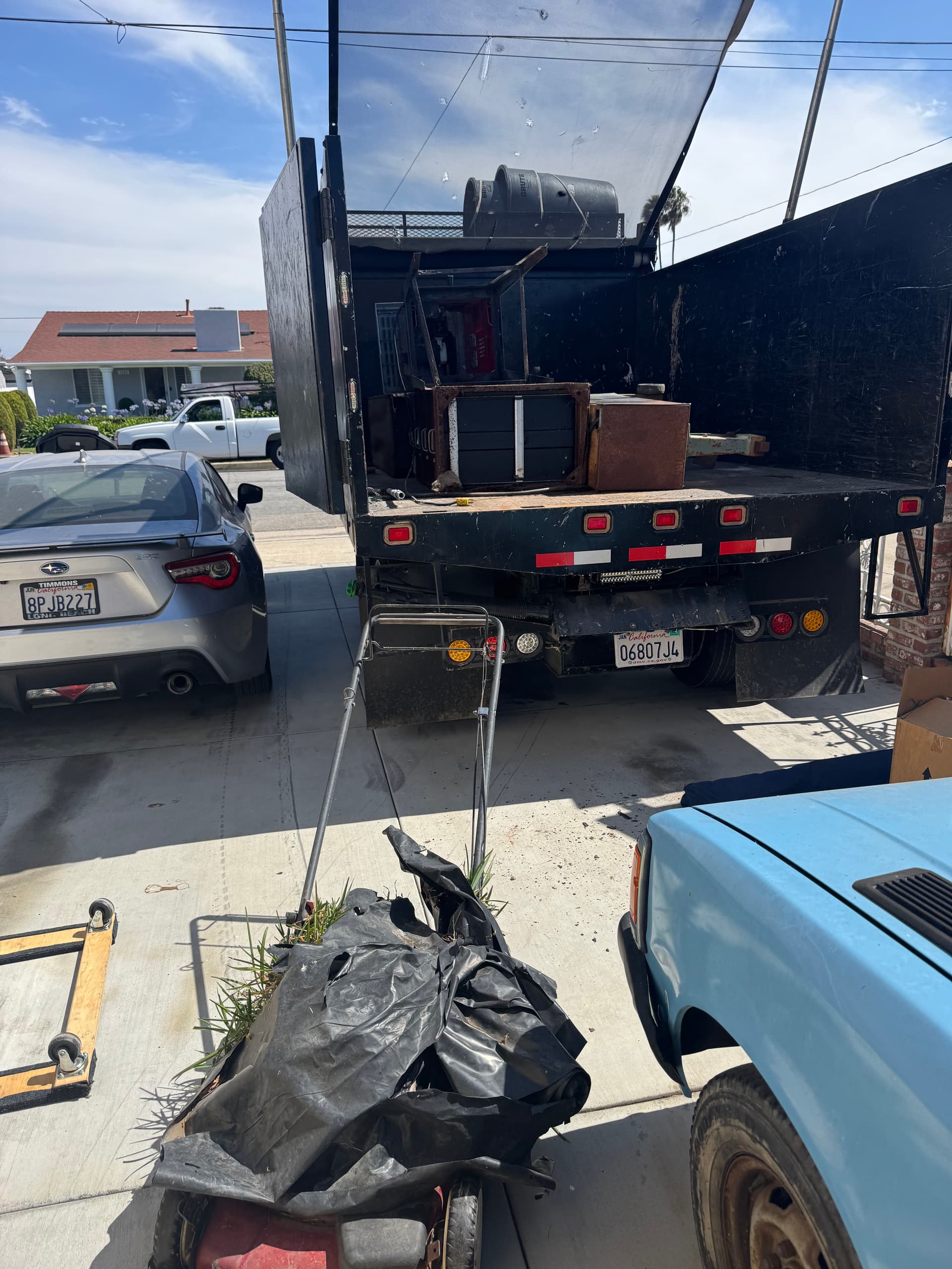 Gallery photos for Heavy Bulky Item and Junk Removal in Gardena CA: Image #3