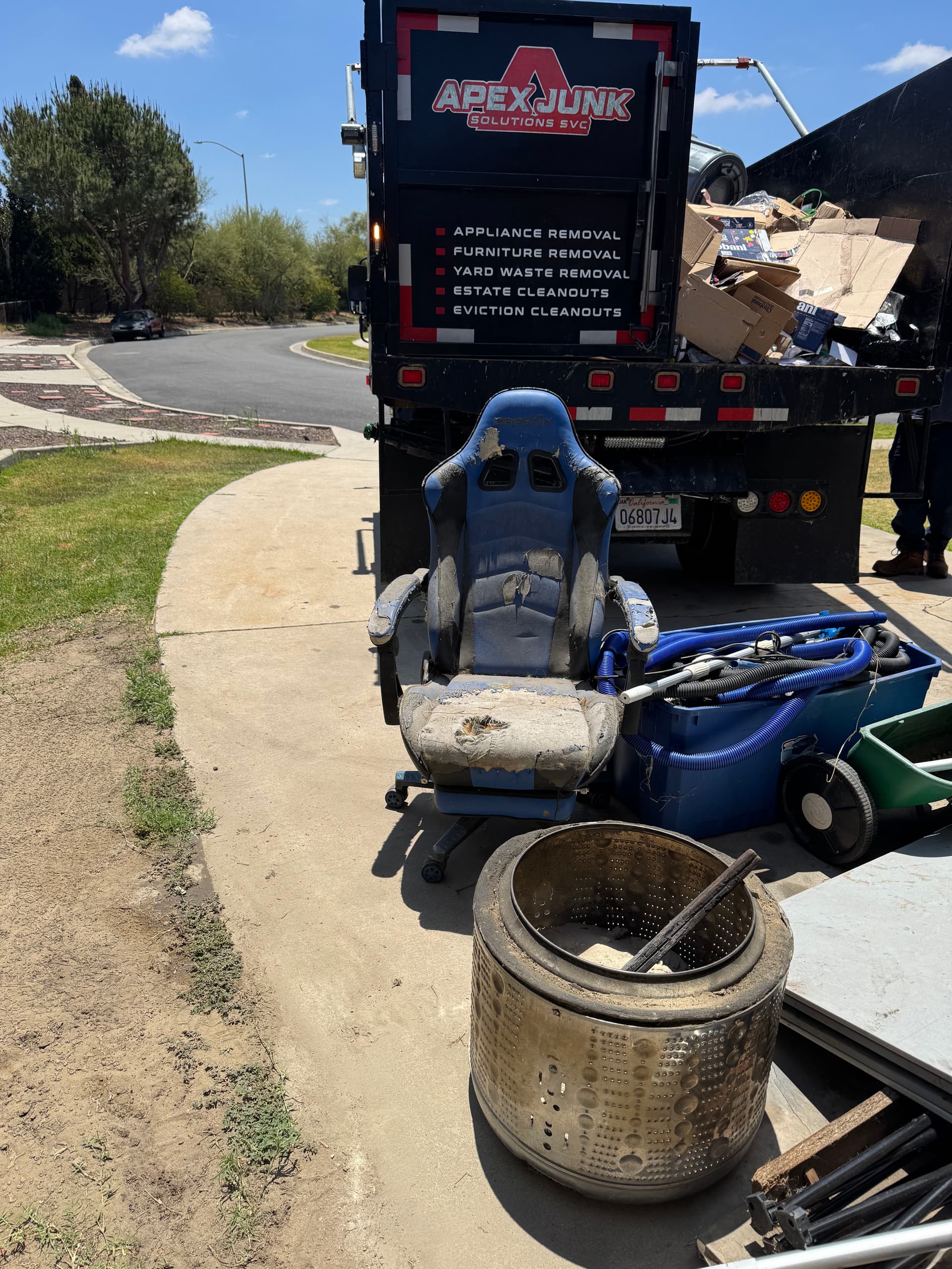 Gallery photos for Garage Entrance Cleanout in Downey Gets the Job Done: Image #1