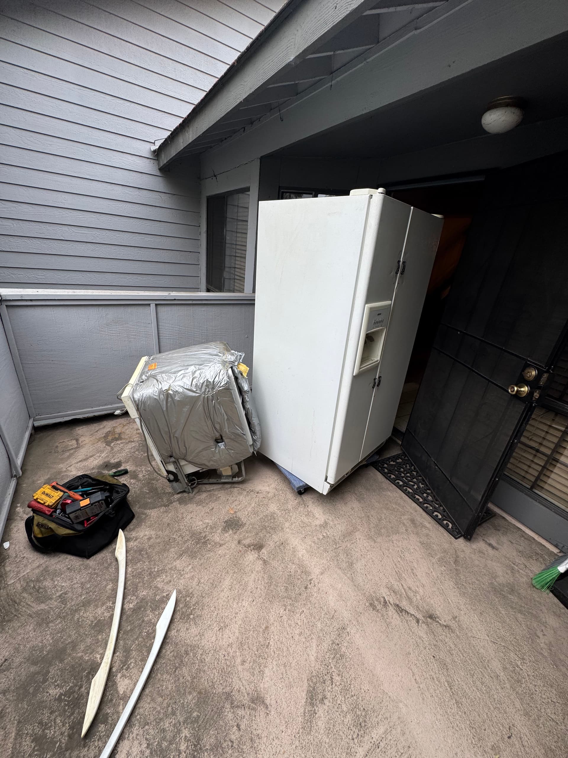 Refrigerator and Dishwasher Removal Done Right in Long Beach image