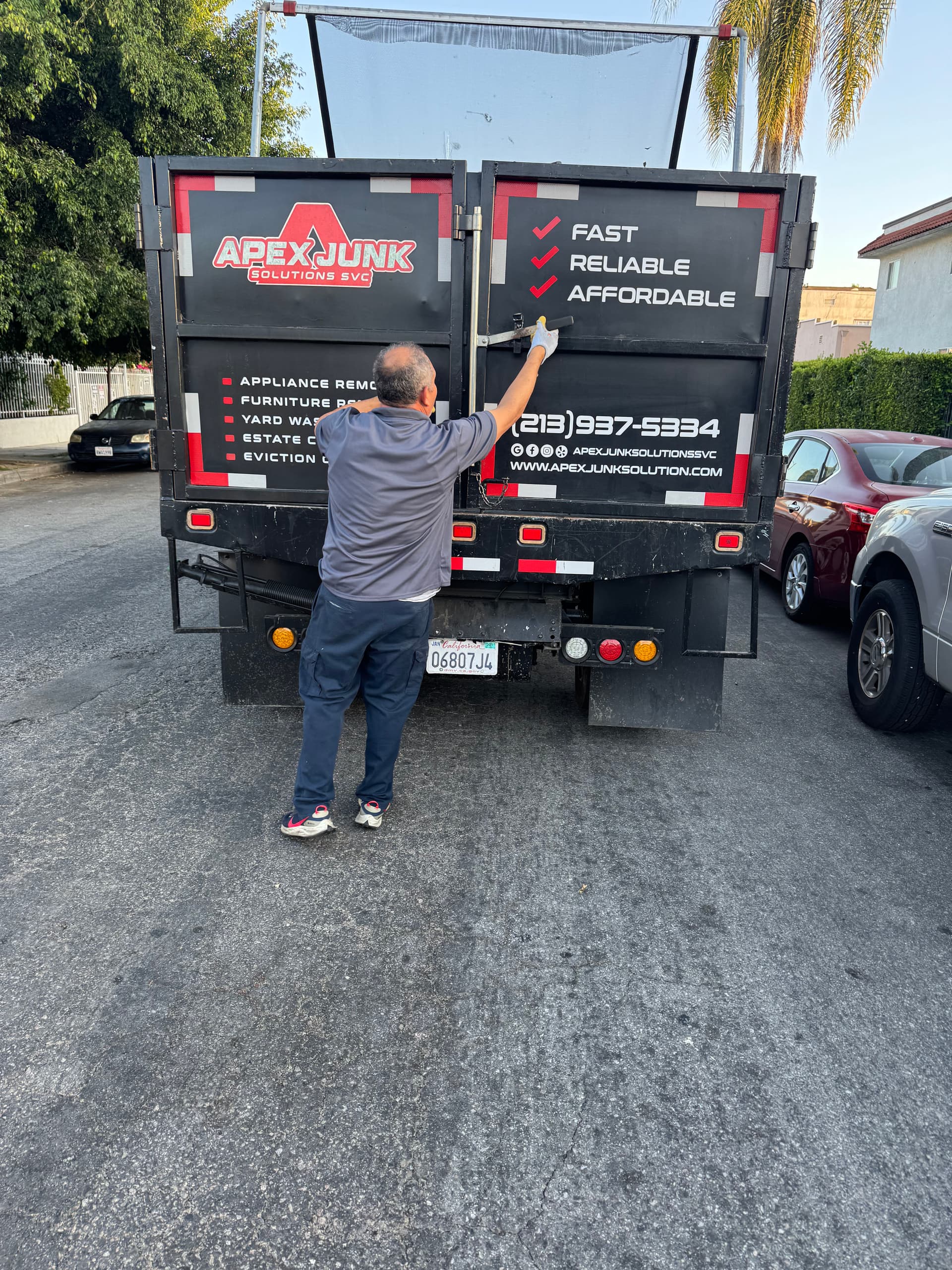 Gallery photos for Small Furniture Removal Clears Out a Full Room in Los Angeles: Image #1