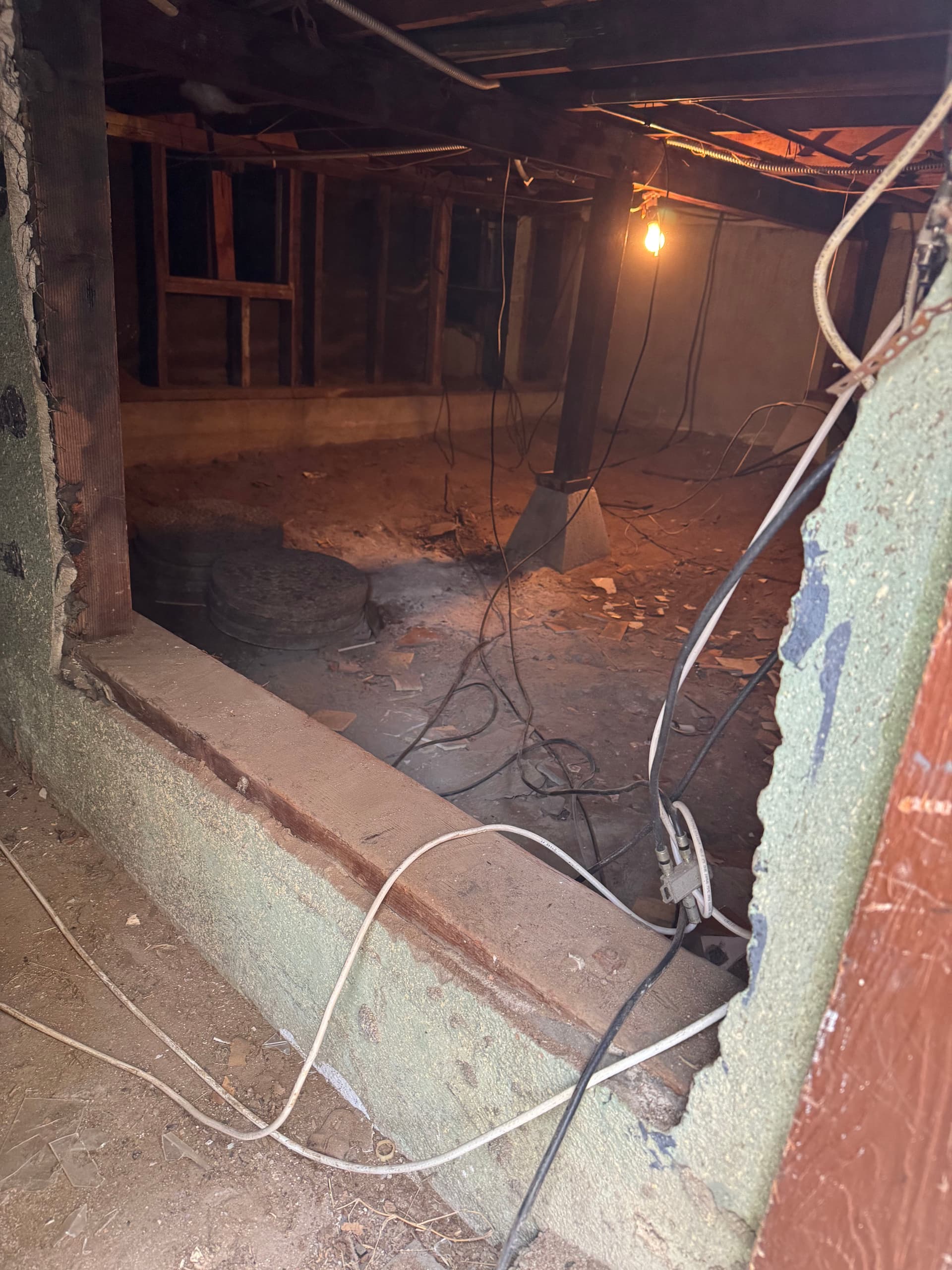 Gallery photos for Crawl Space Cleanout for a Contractor Partner in Redondo Beach: Image #7