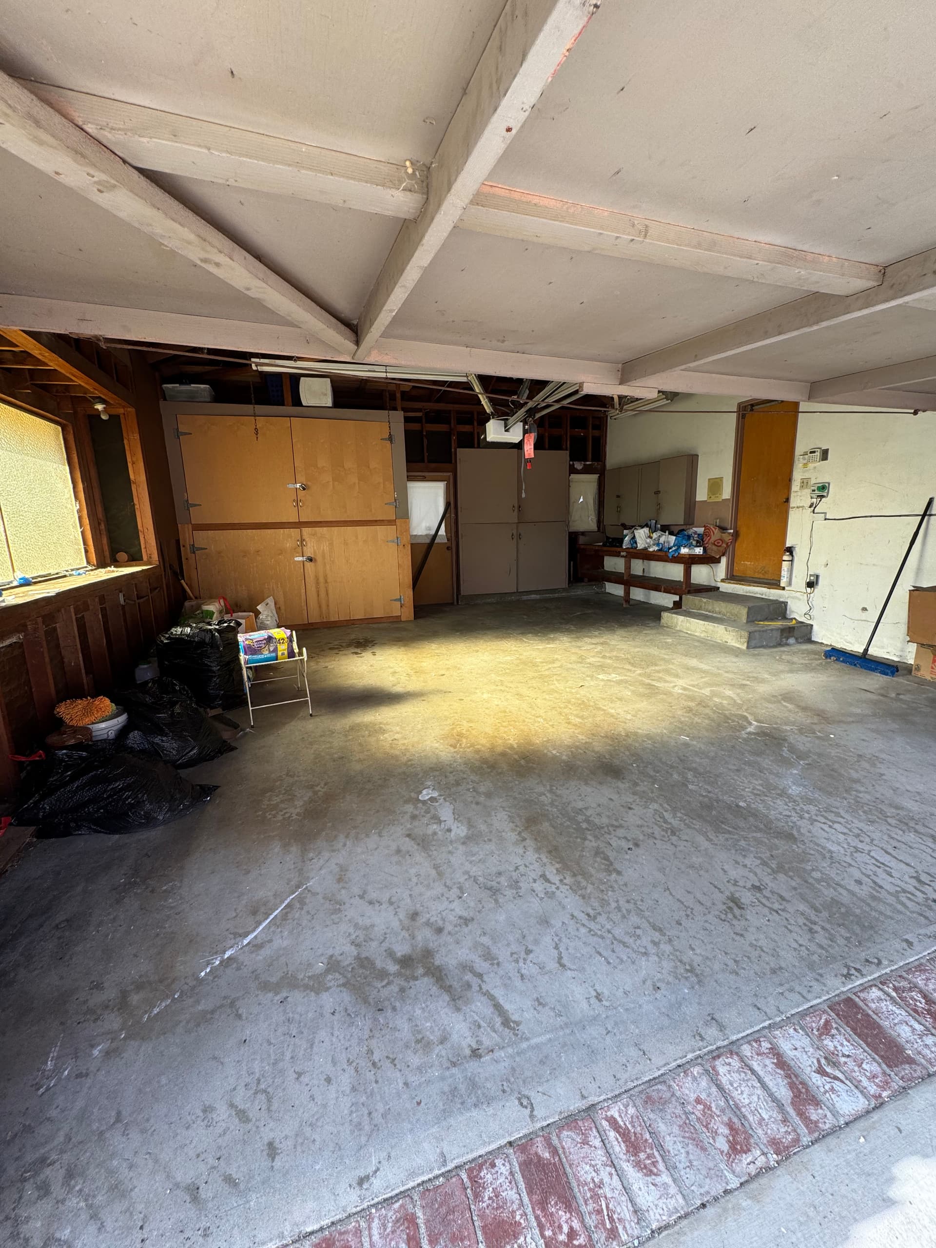 Gallery photos for Full Garage Cleanout Completed in Ladera Heights Los Angeles: Image #1
