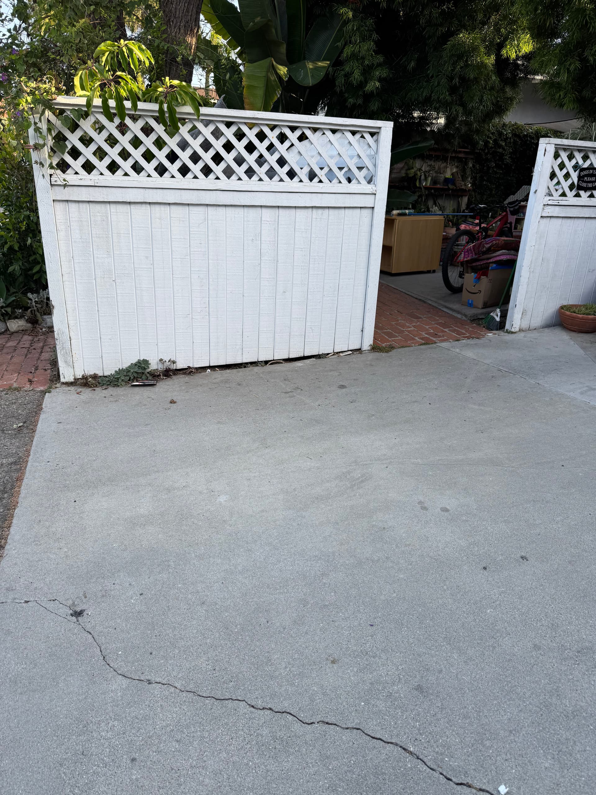 Gallery photos for Bulky Item Pickup and Yard Cleanup in Manhattan Beach: Image #3
