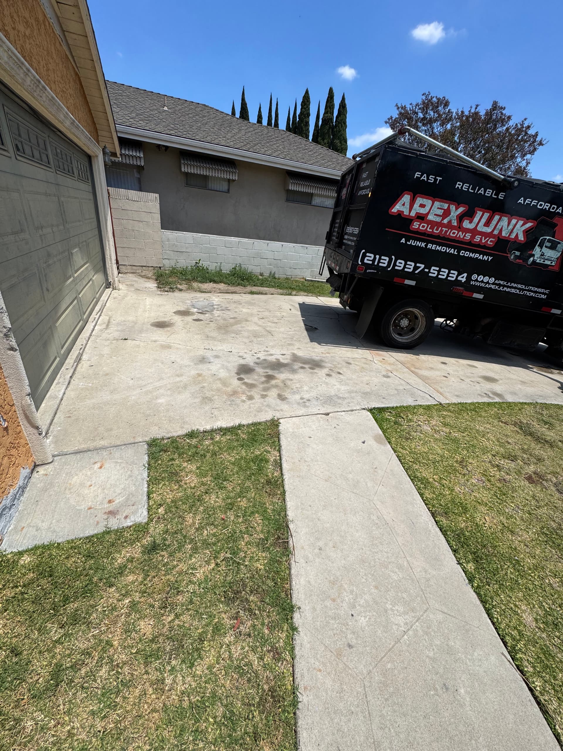 Gallery photos for Garage Entrance Cleanout in Downey Gets the Job Done: Image #3