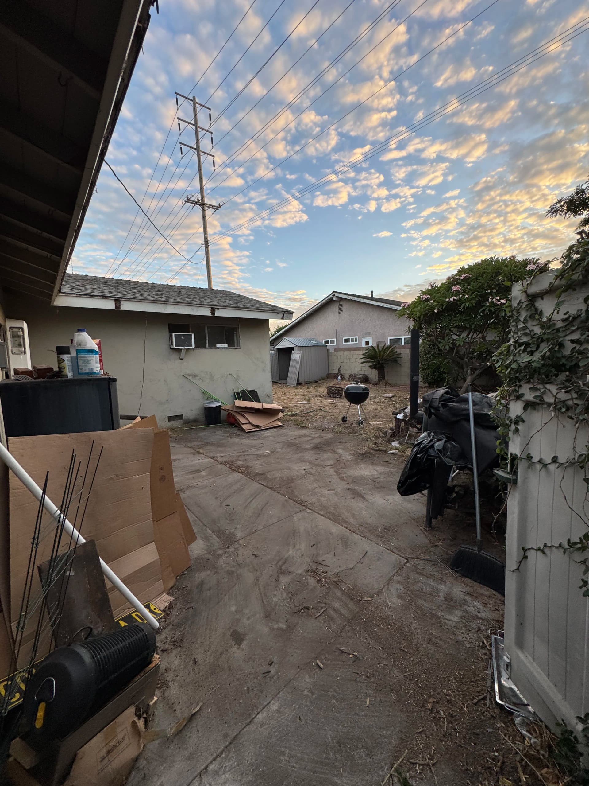 Gallery photos for Pergola Demo and Full Household Junk Removal in Los Angeles: Image #3