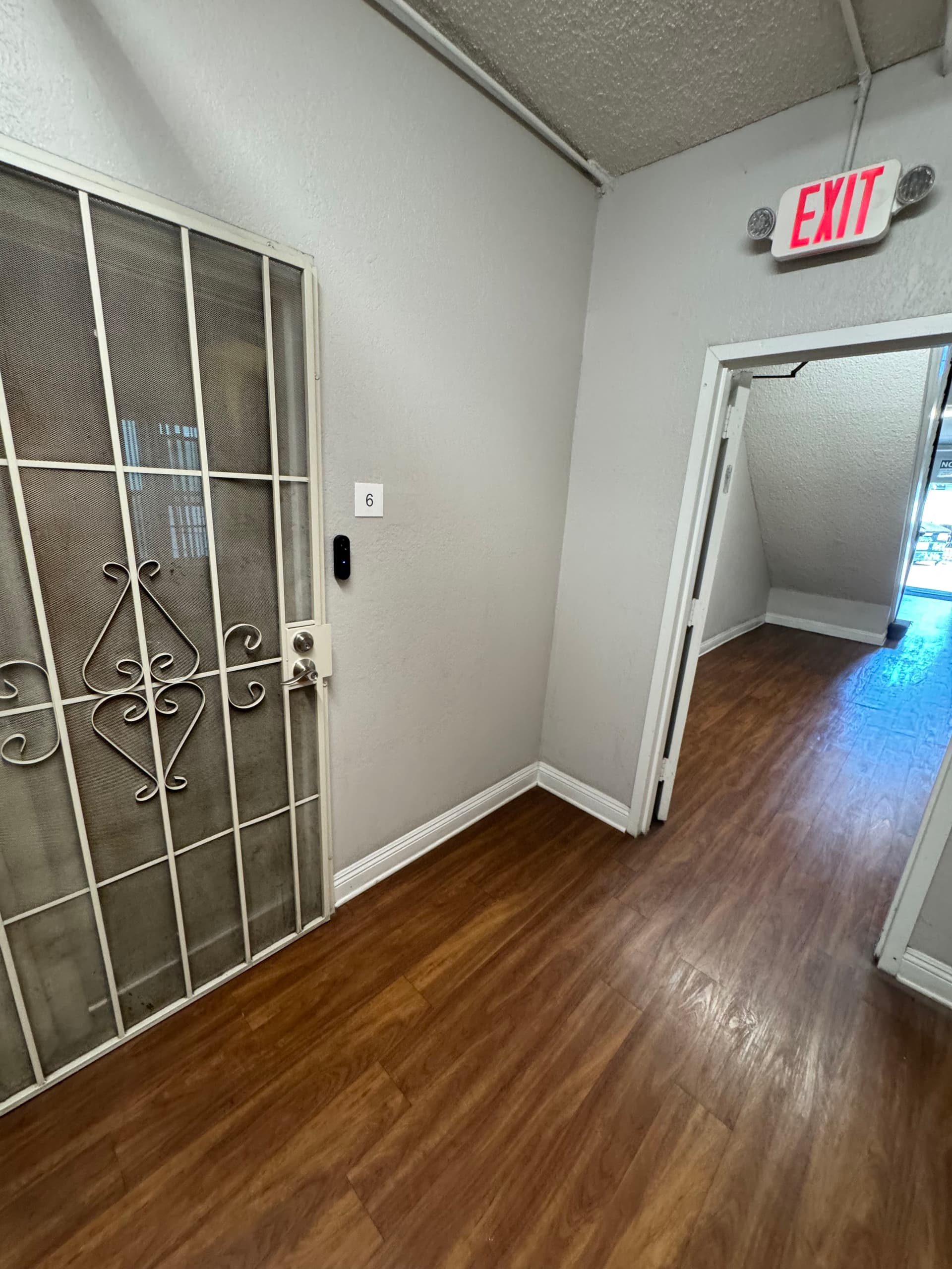 Gallery photos for Mattress Pickup Done Right in Los Angeles Thai Town: Image #1