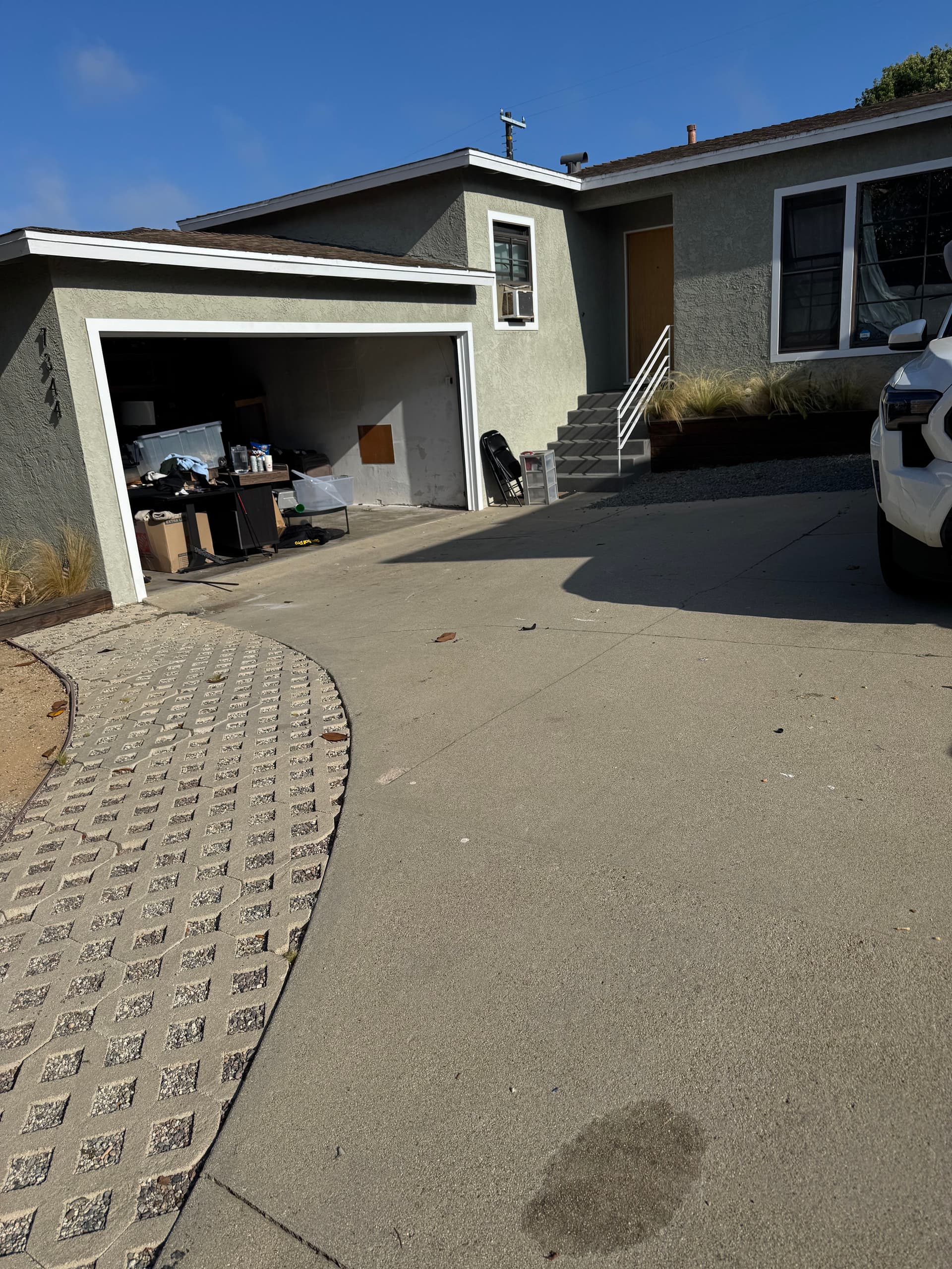 Gallery photos for Full Garage Cleanout for College Move-Out in Westchester CA: Image #3