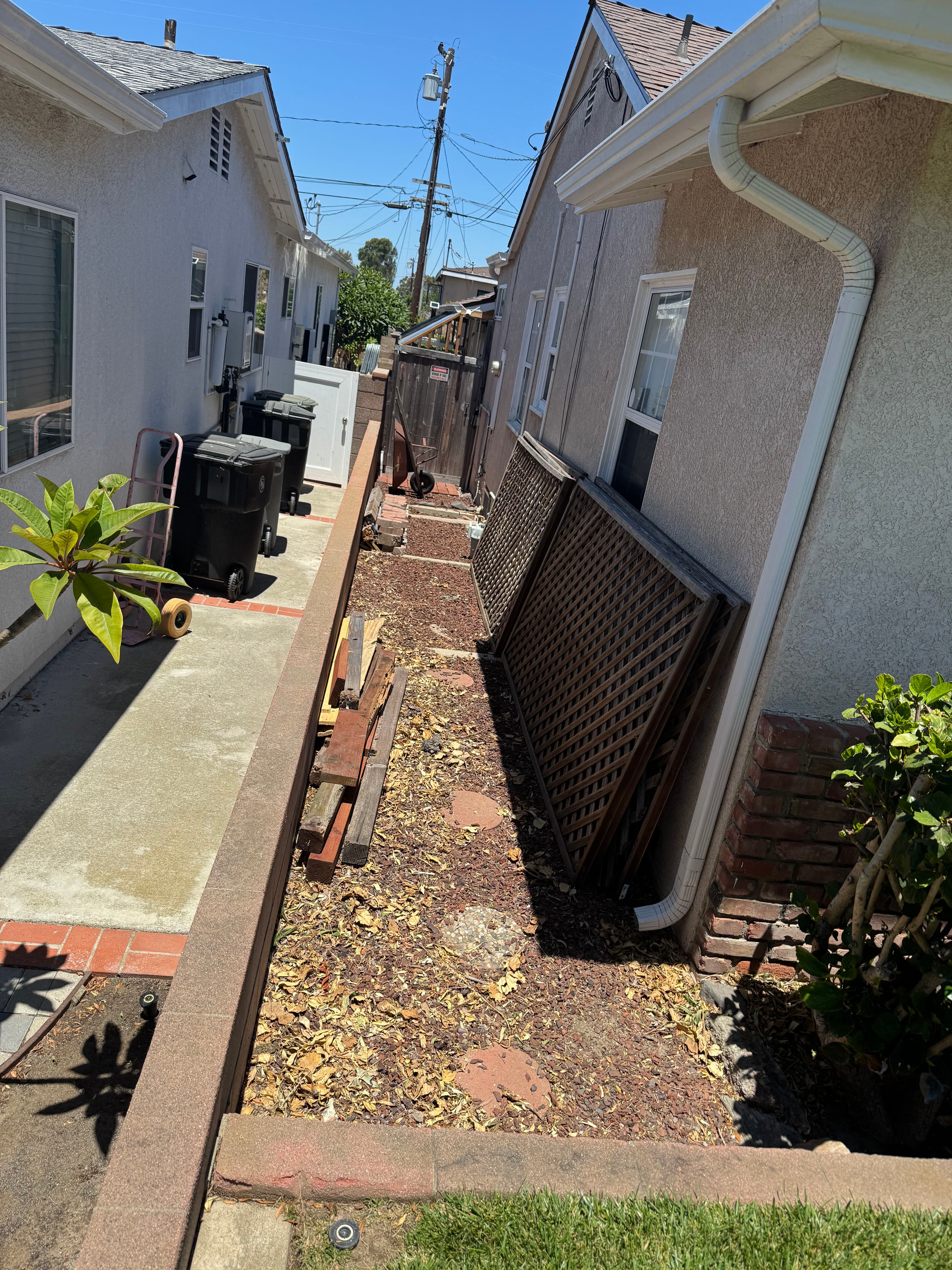 Project Side Yard Cleanout and Fence Panel Removal in Torrance CA image