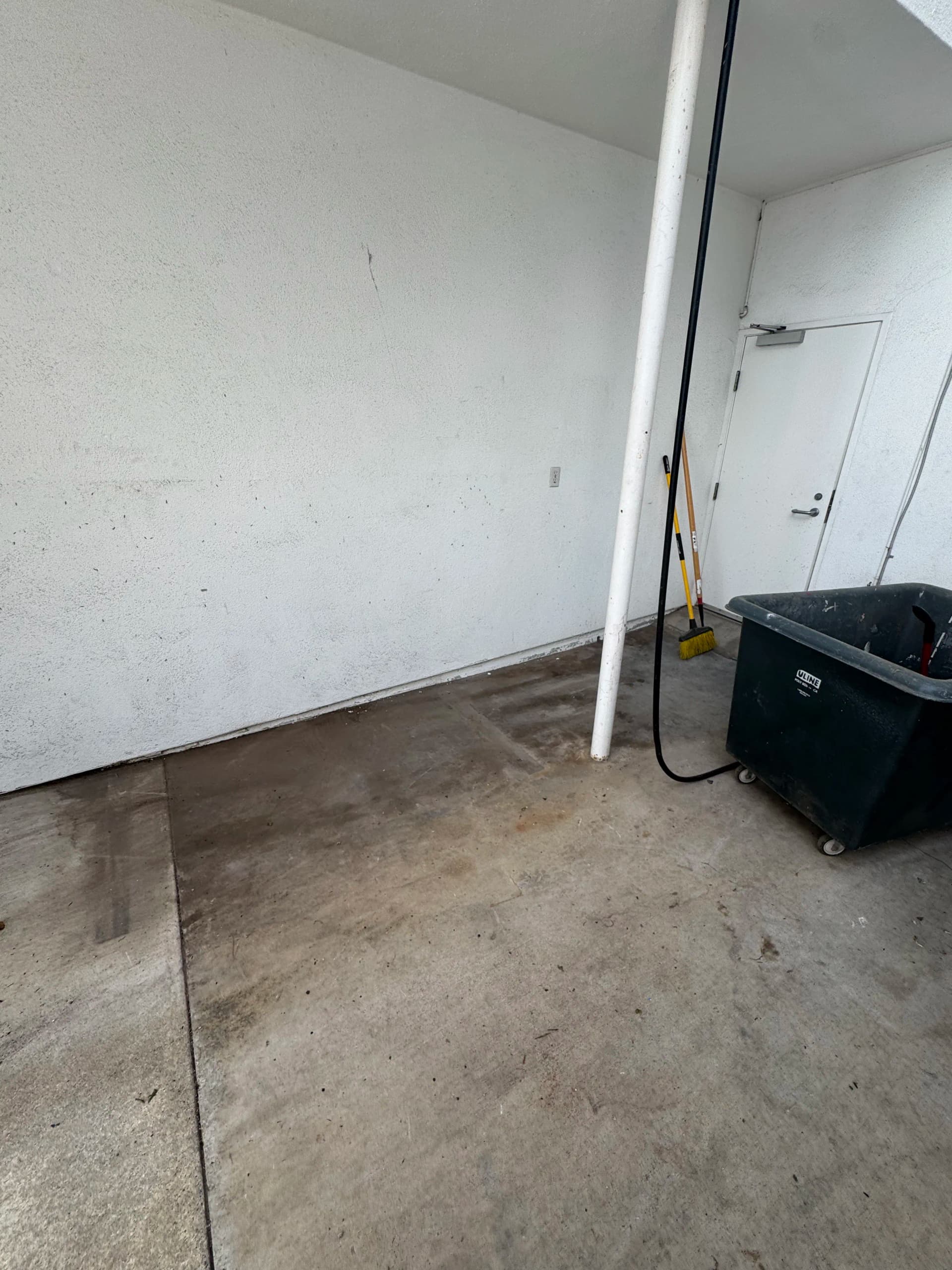 Gallery photos for Heavy Plank and Debris Removal Clears Out Santa Monica Property: Image #3