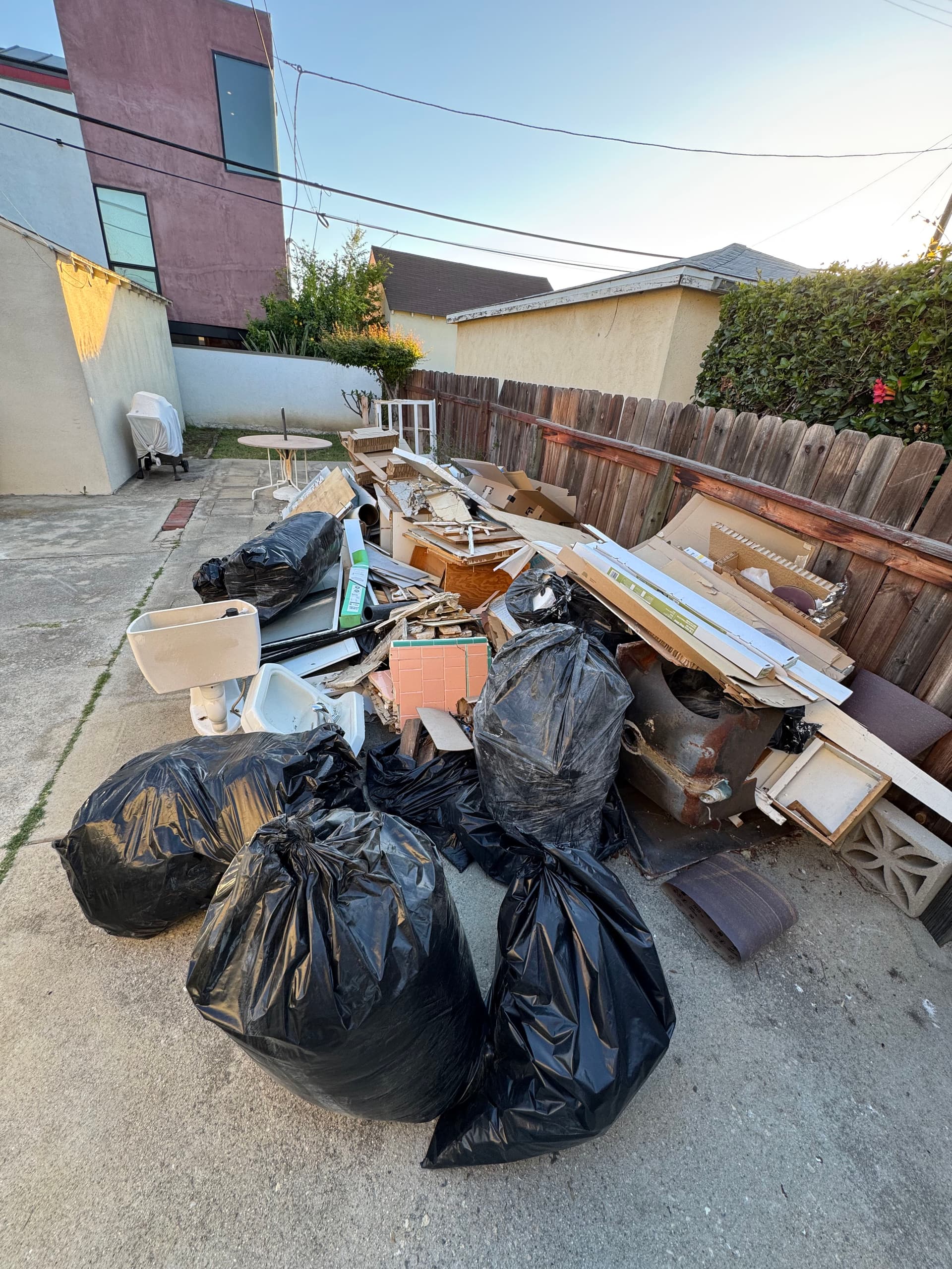 Gallery photos for Heavy Construction Debris Removal Done Fast in Sawtelle: Image #1