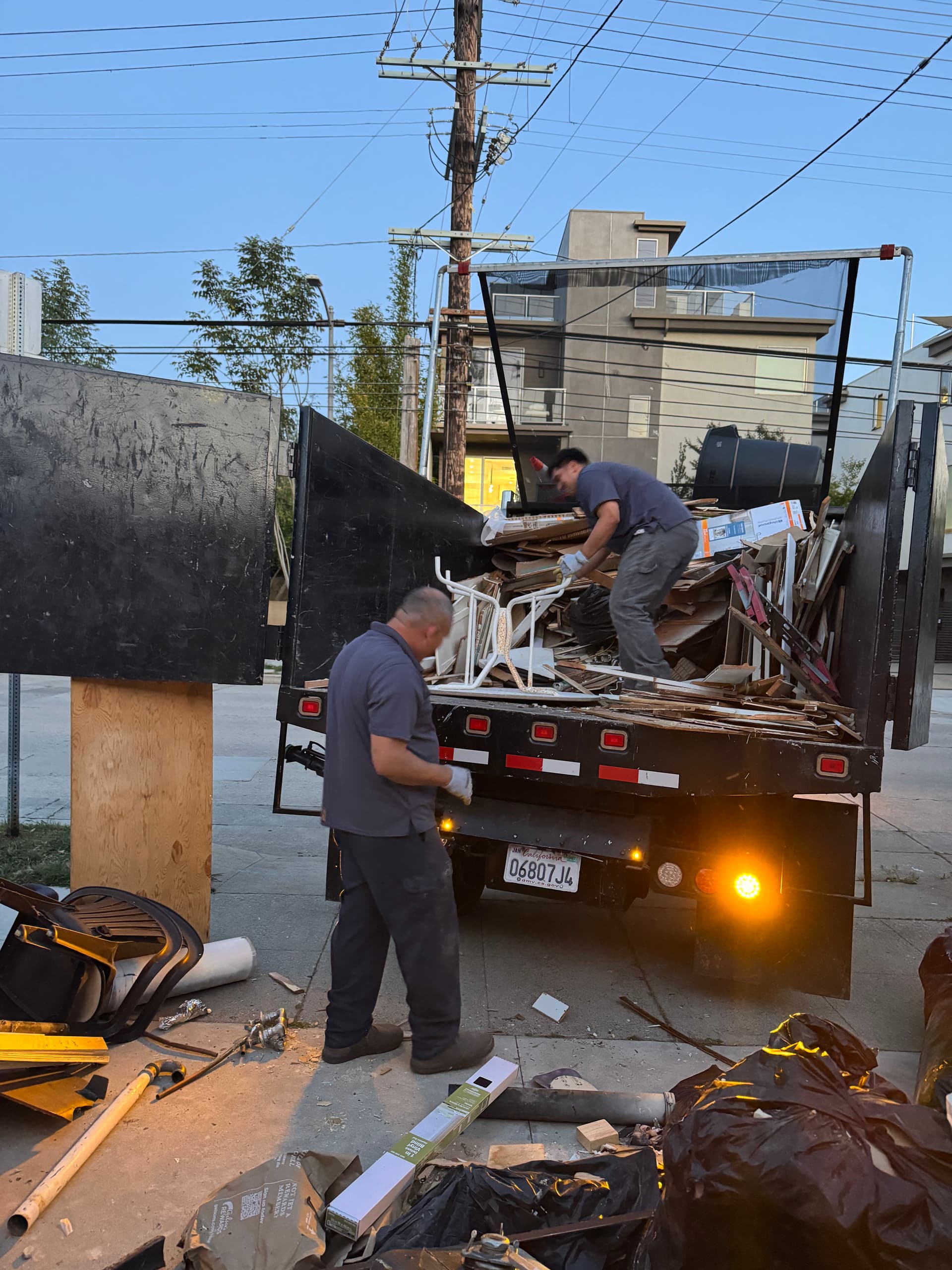 Gallery photos for Heavy Construction Debris Removal Done Fast in Sawtelle: Image #6