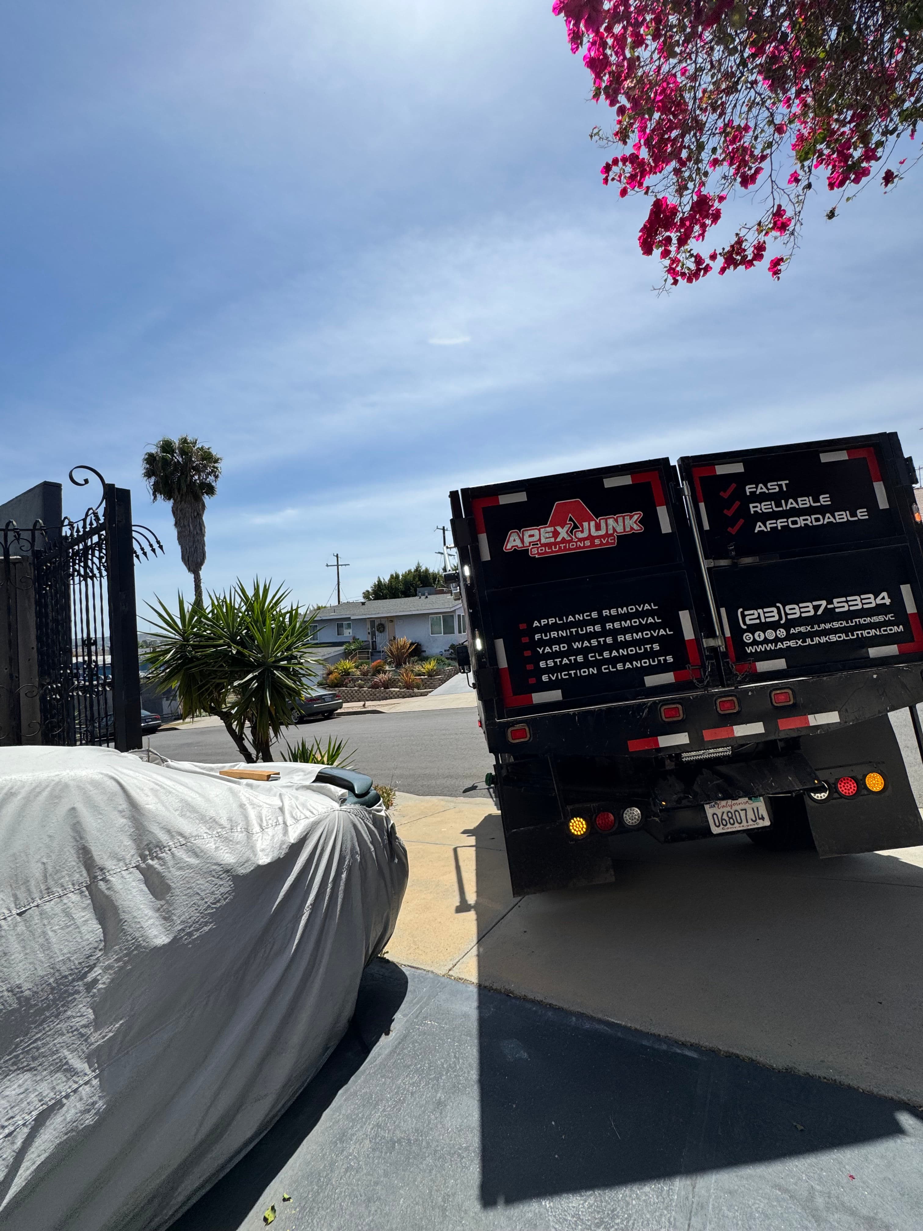 Project Couch and TV Removal Done Right in Mid City Los Angeles image