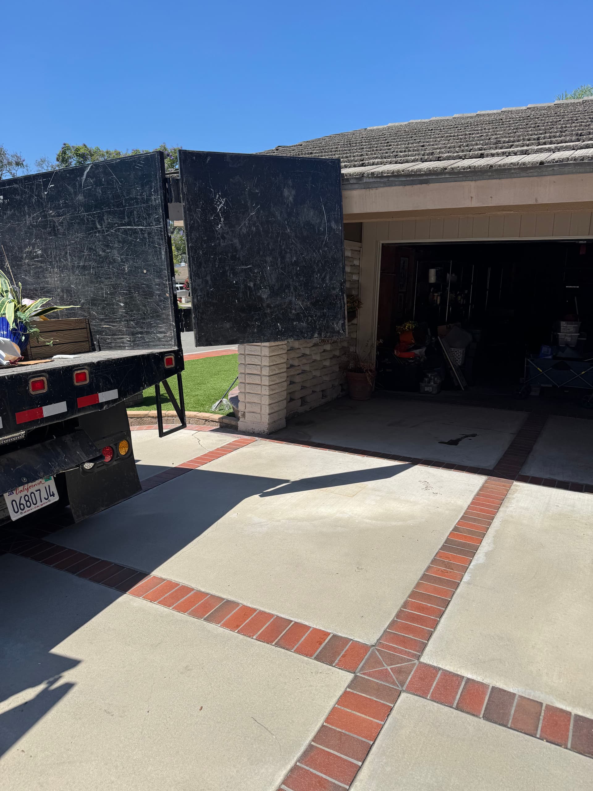 Gallery photos for Estate Garage Cleanout in Cerritos Gets the Full Treatment: Image #2