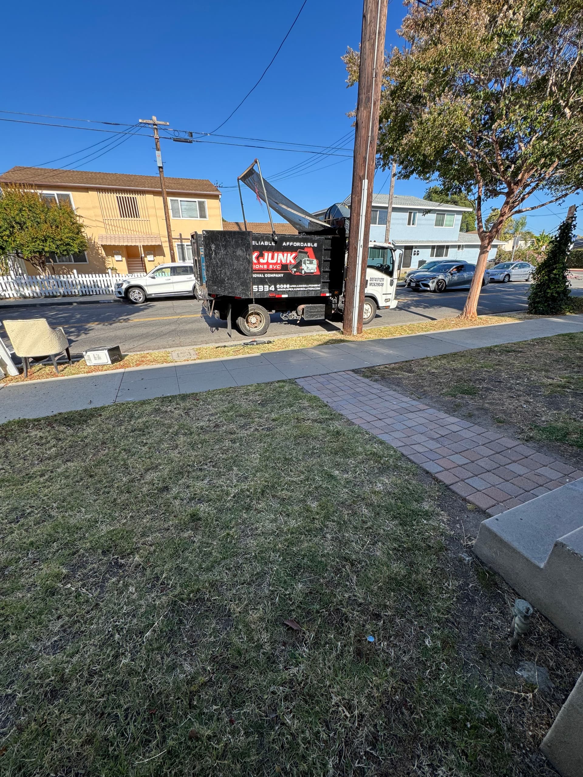 Gallery photos for Same-Day Property Cleanout After a Family Loss in Lomita: Image #1
