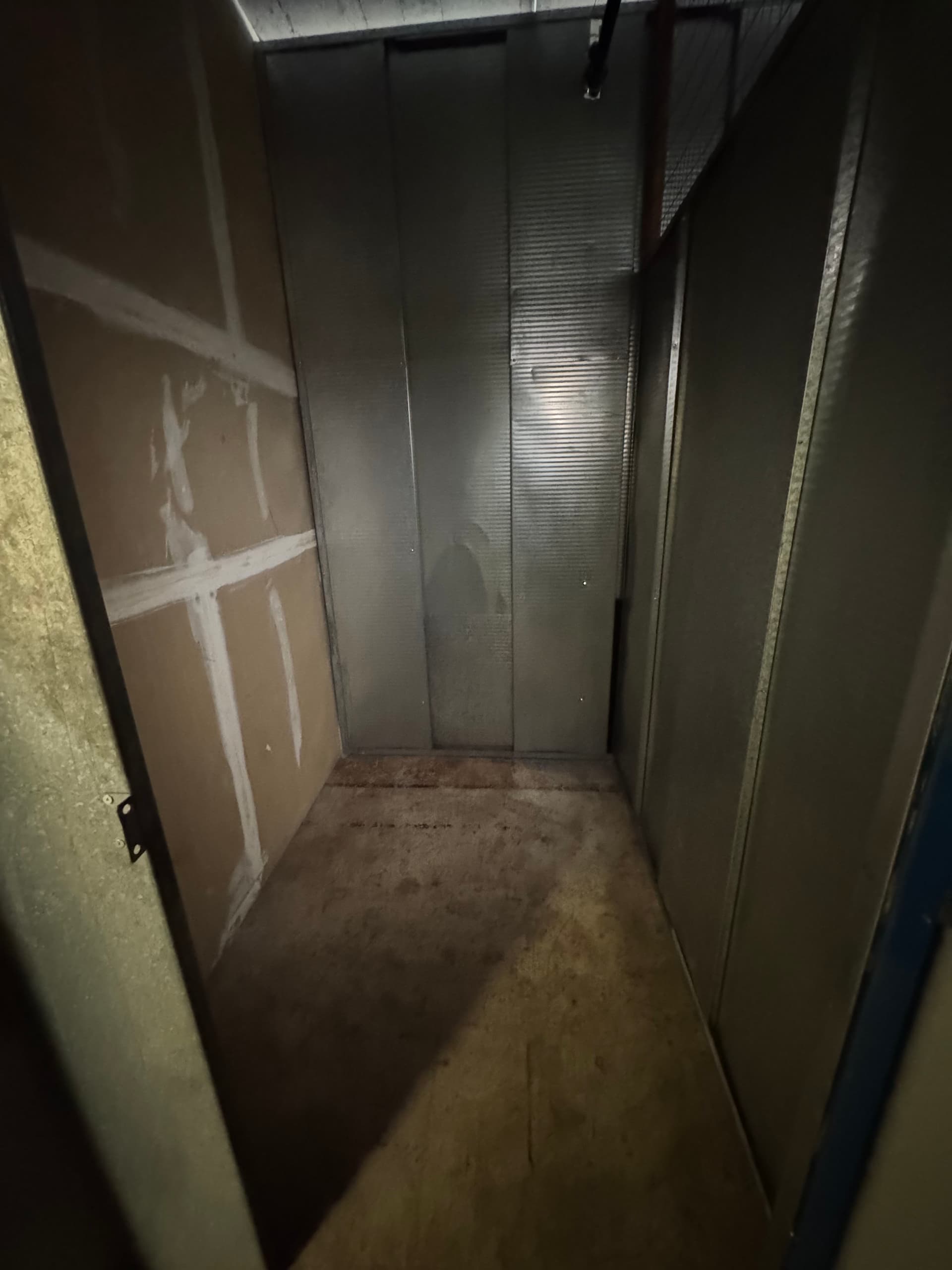 Gallery photos for Same-Day Storage Unit Cleanout in Koreatown Los Angeles: Image #1