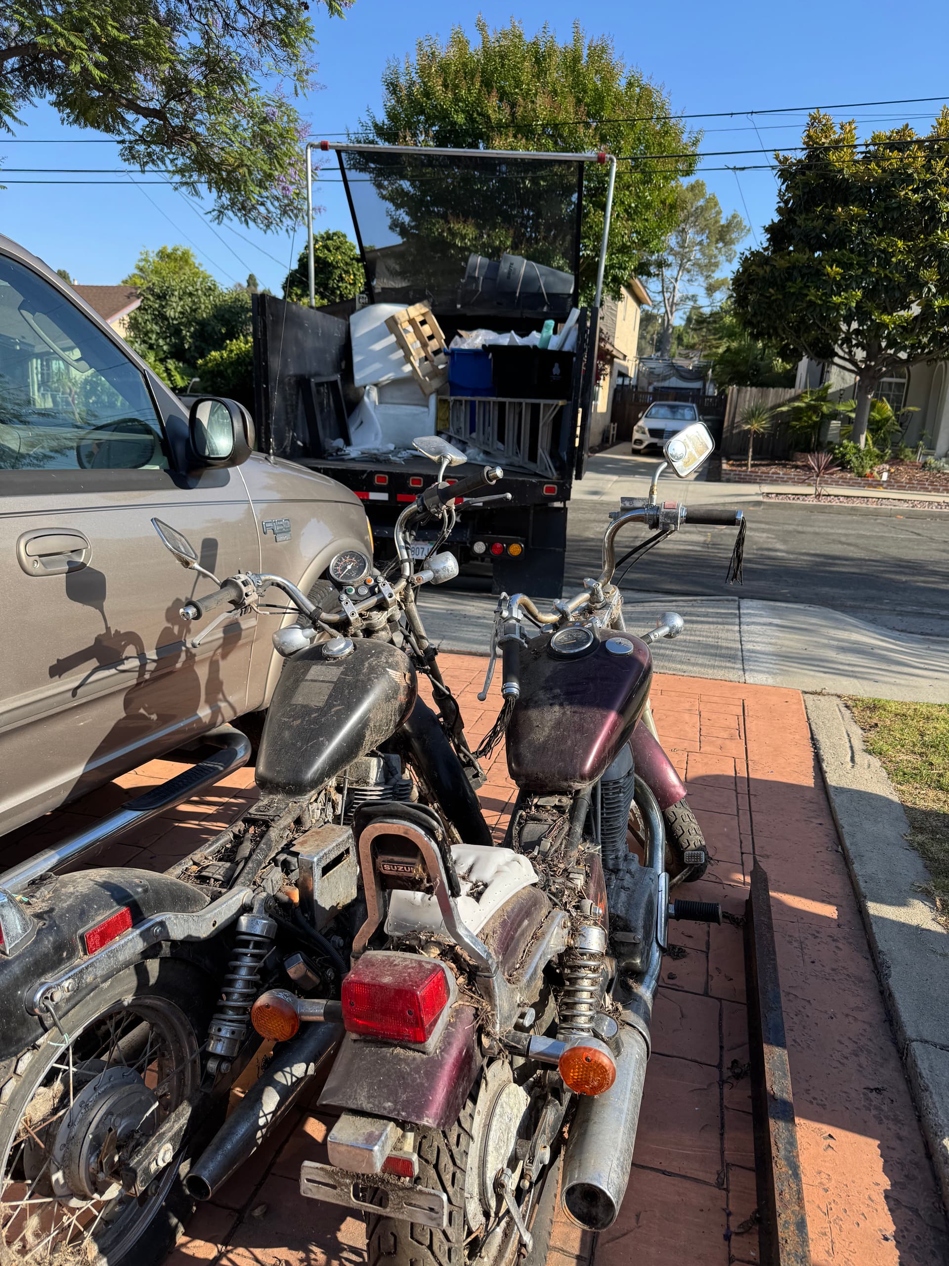 Gallery photos for Old Motorcycles Hauled Away in Lomita CA: Image #1