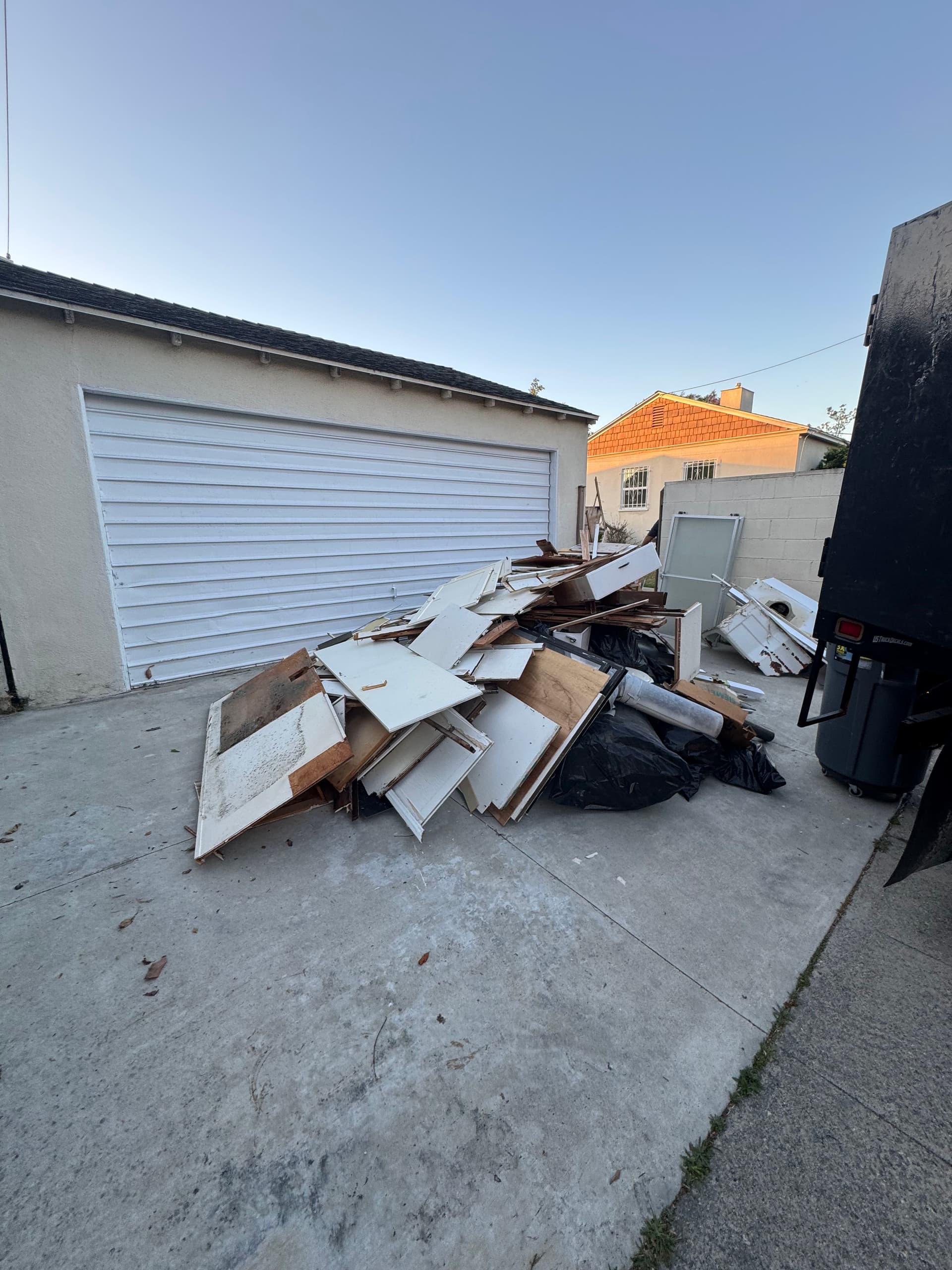 Gallery photos for Heavy Construction Debris Removal Done Fast in Sawtelle: Image #2