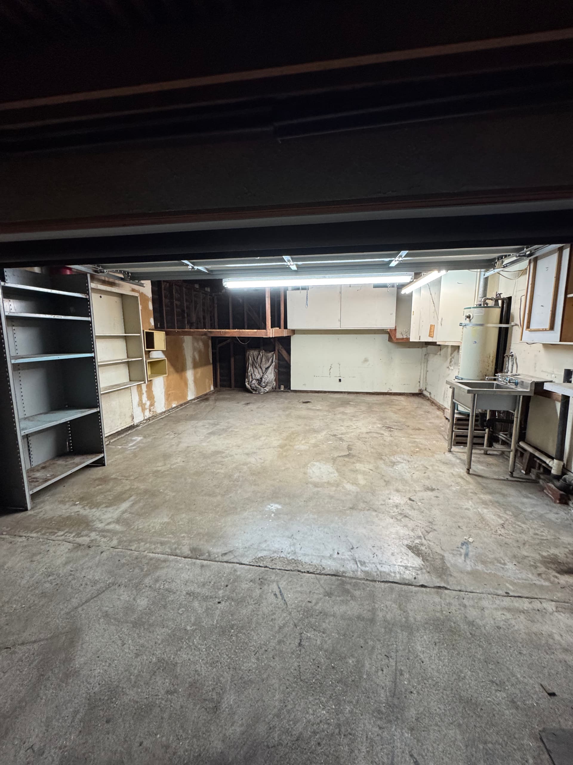 Gallery photos for Monster Full Property Cleanout in Torrance CA 90503: Image #4