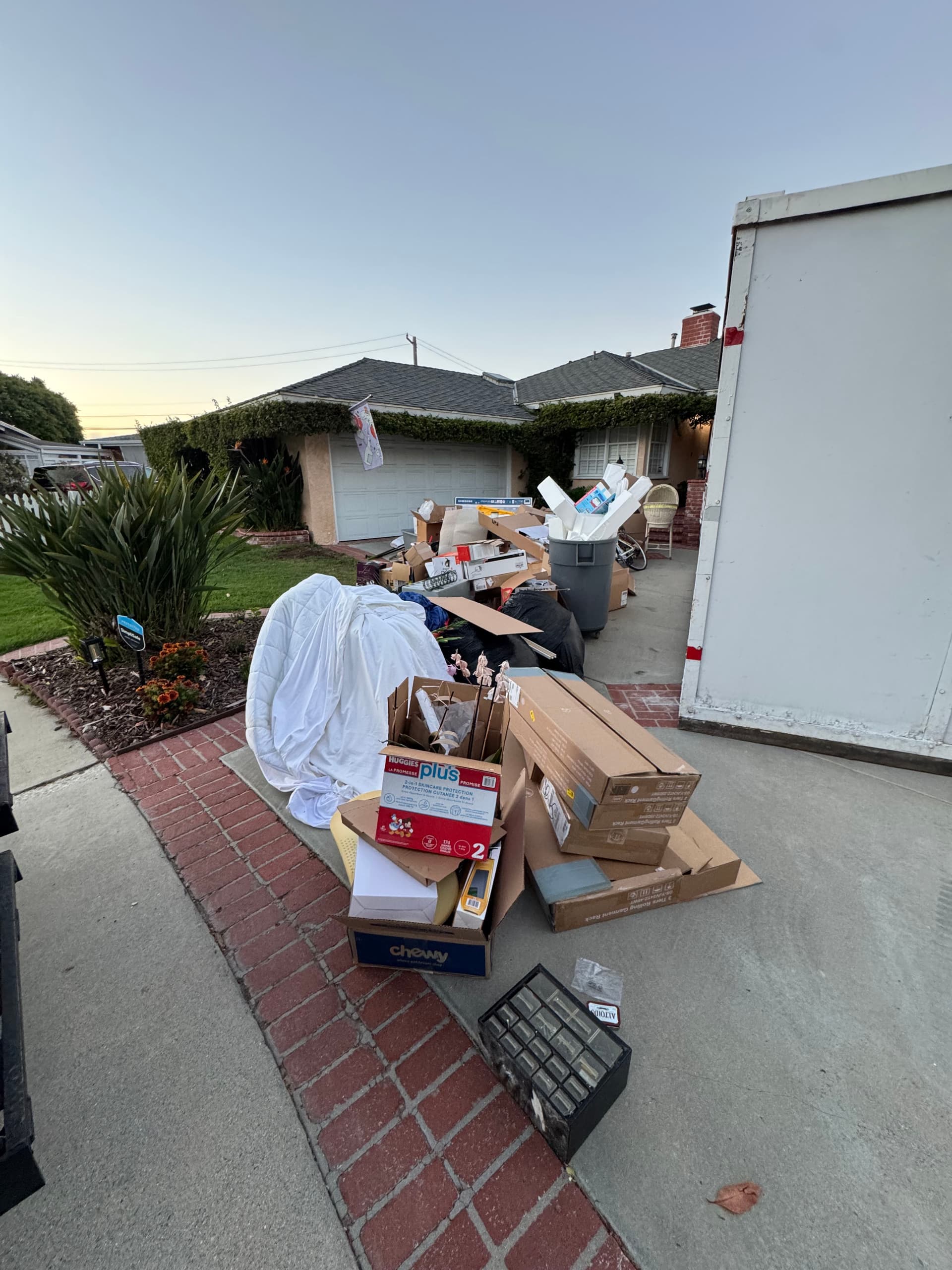 Gallery photos for Move-In Cleanout Clears Front and Backyard in Rancho Palos Verdes: Image #3