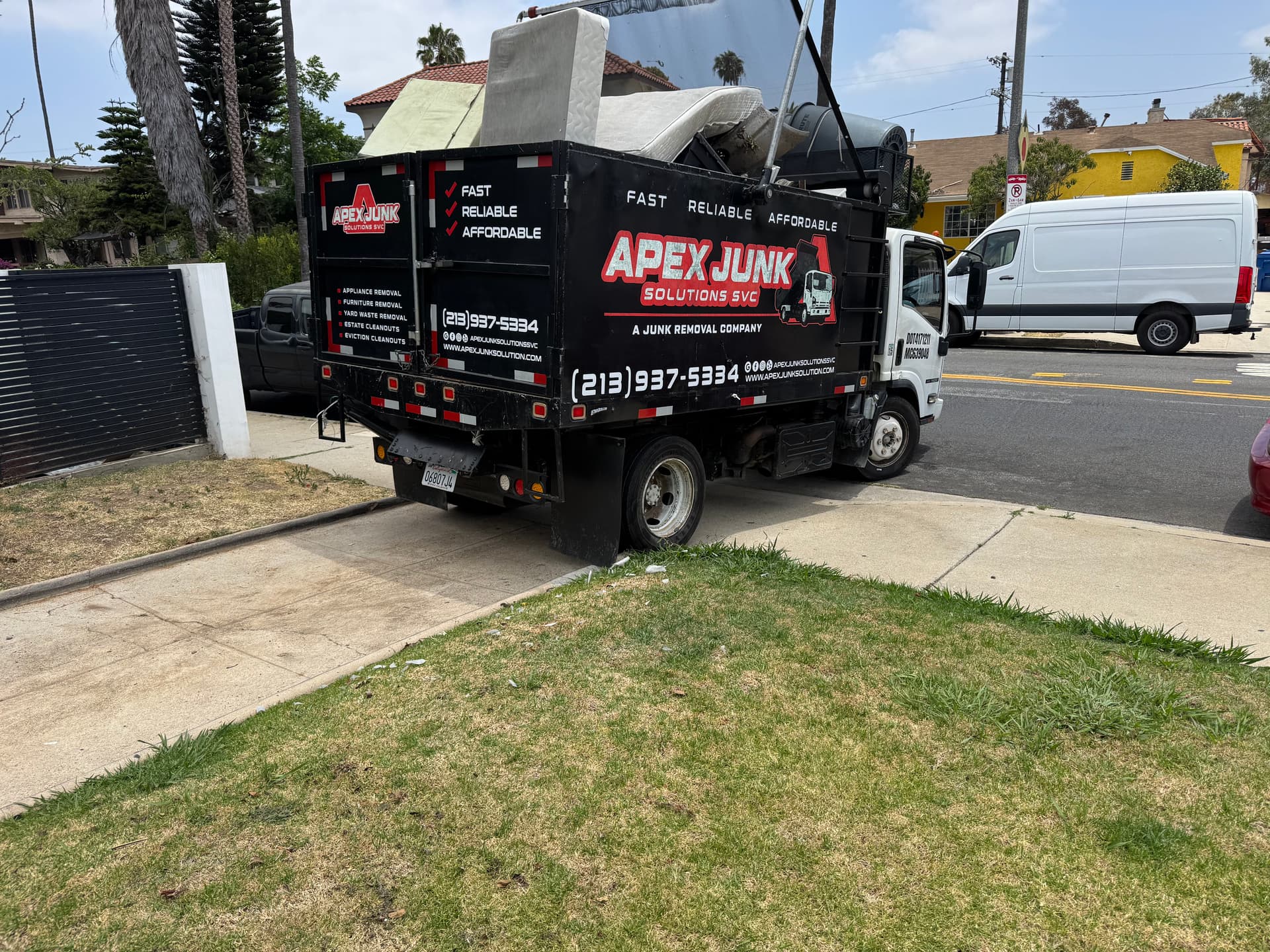 Gallery photos for Backyard Cleanout in Mid City Los Angeles Hauling Heavy Rotten Wood and Bulk Junk: Image #3